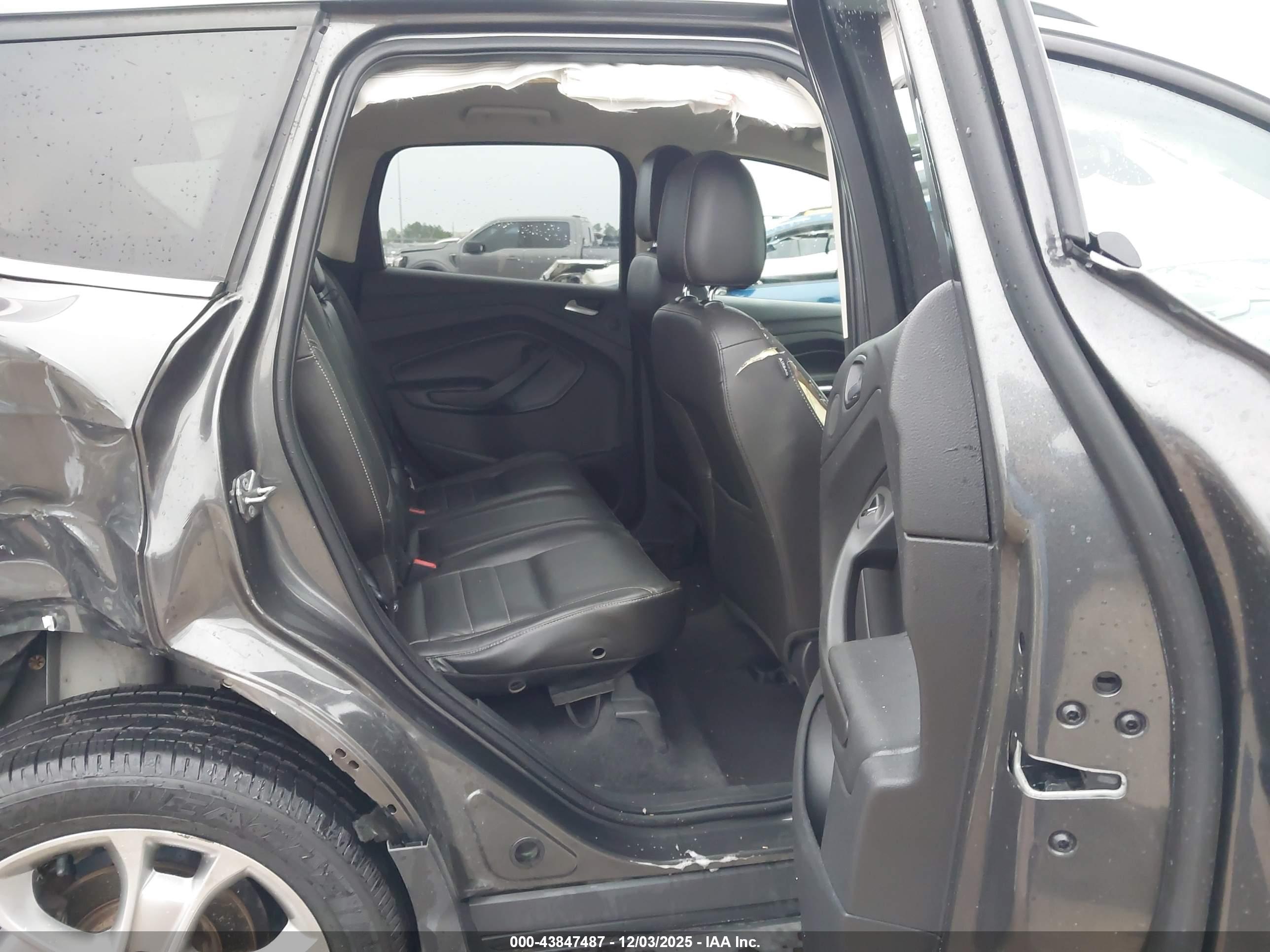FORD ESCAPE image 8