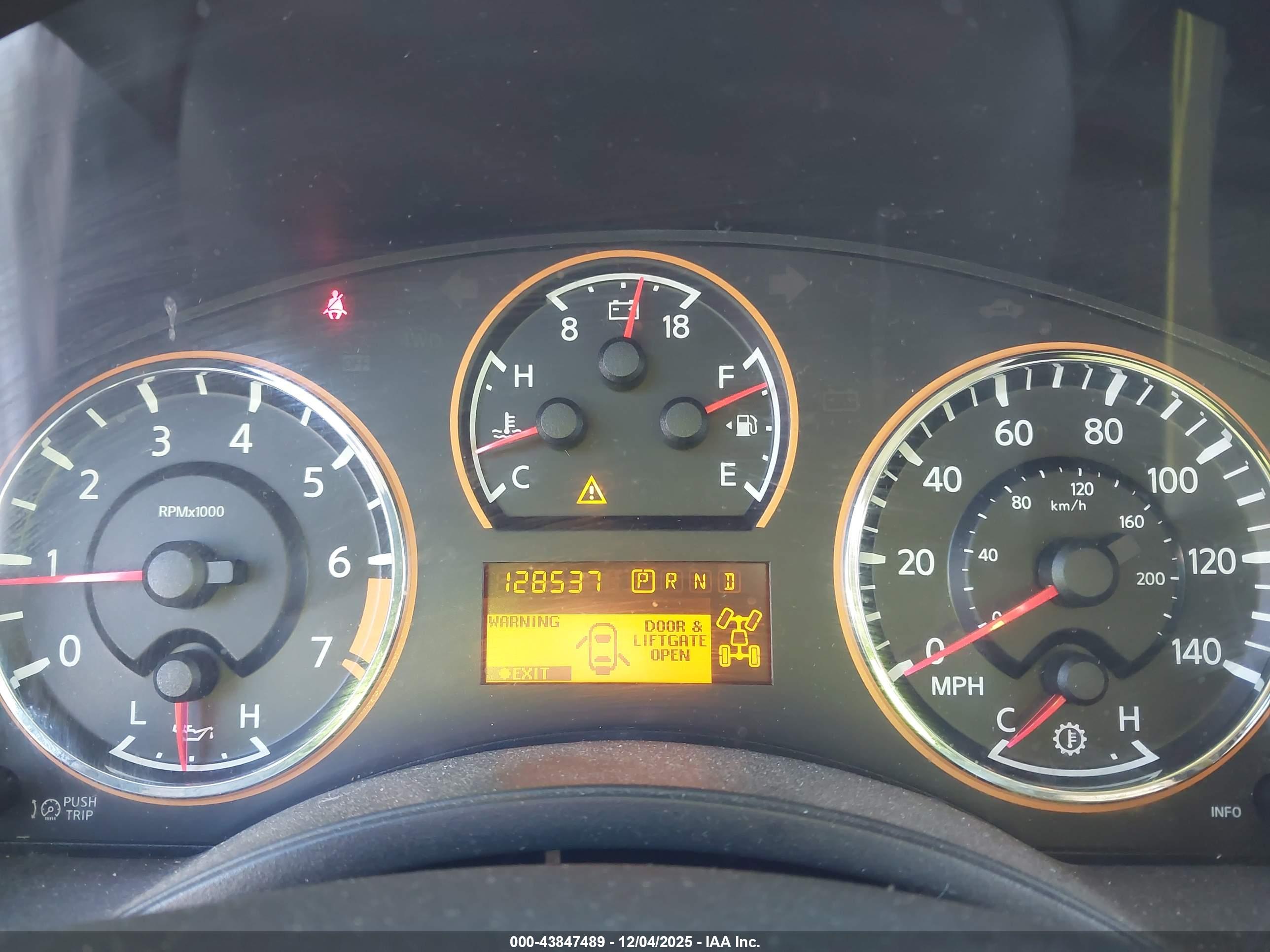 NISSAN ARMADA image 7