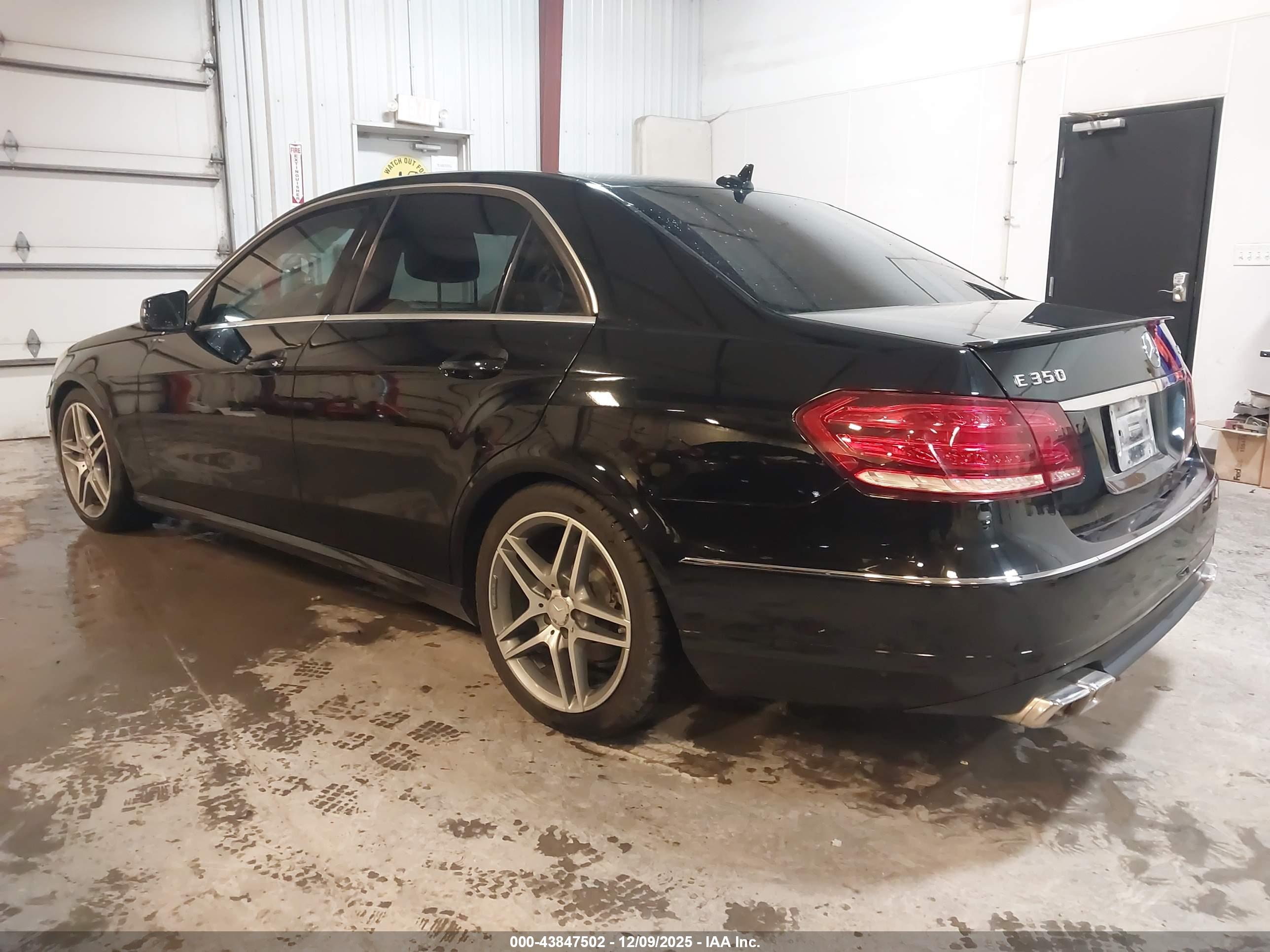 MERCEDES-BENZ E image 3