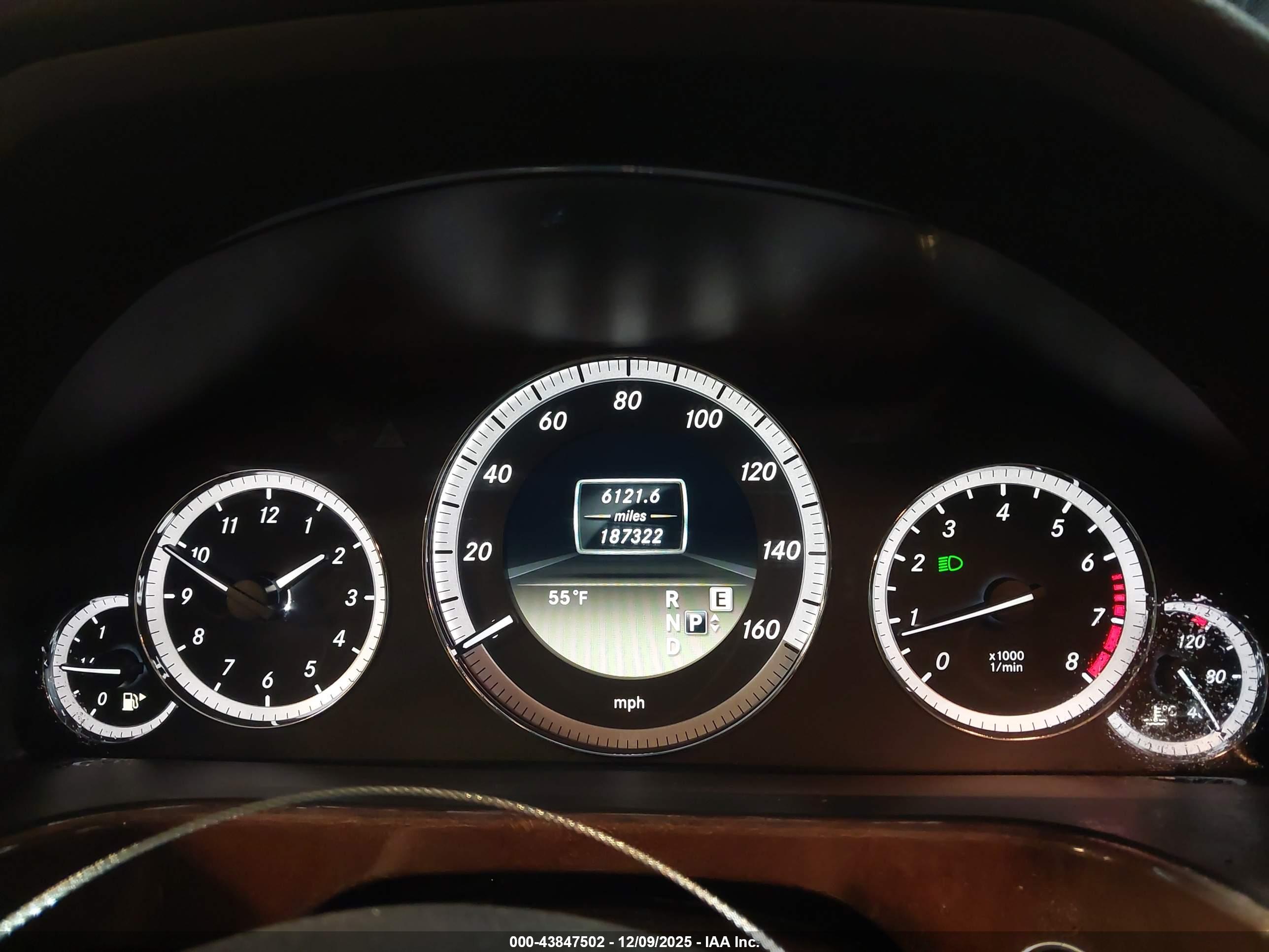 MERCEDES-BENZ E image 7