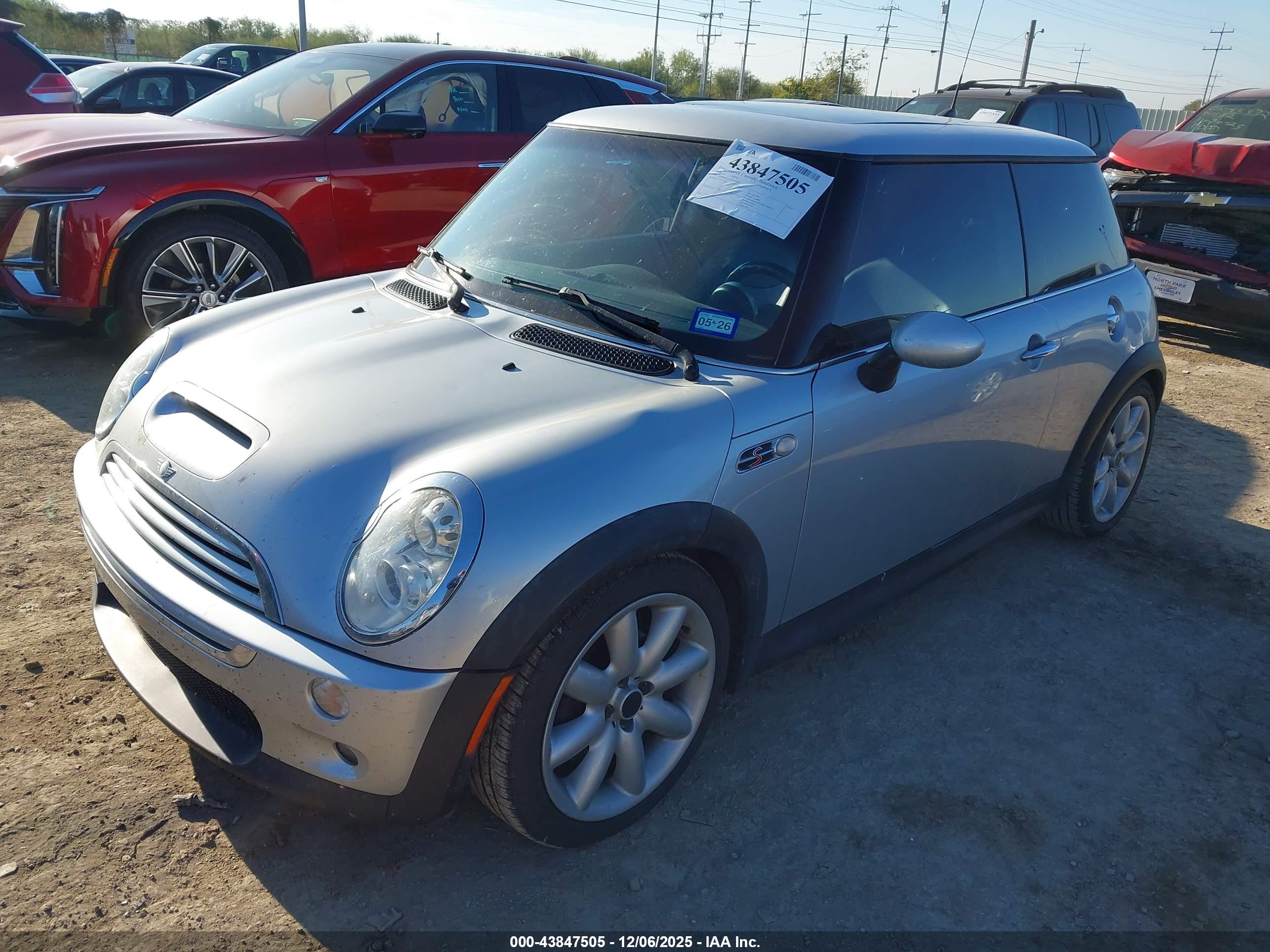 MINI COOPER image 2