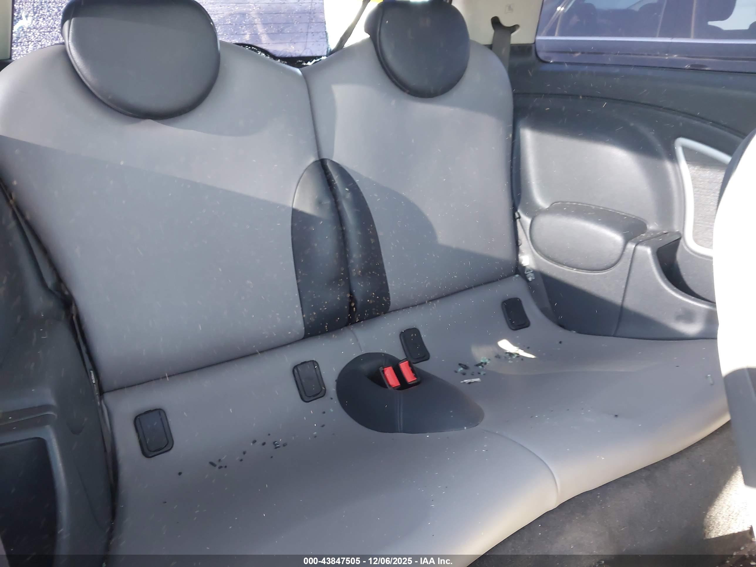 MINI COOPER image 8