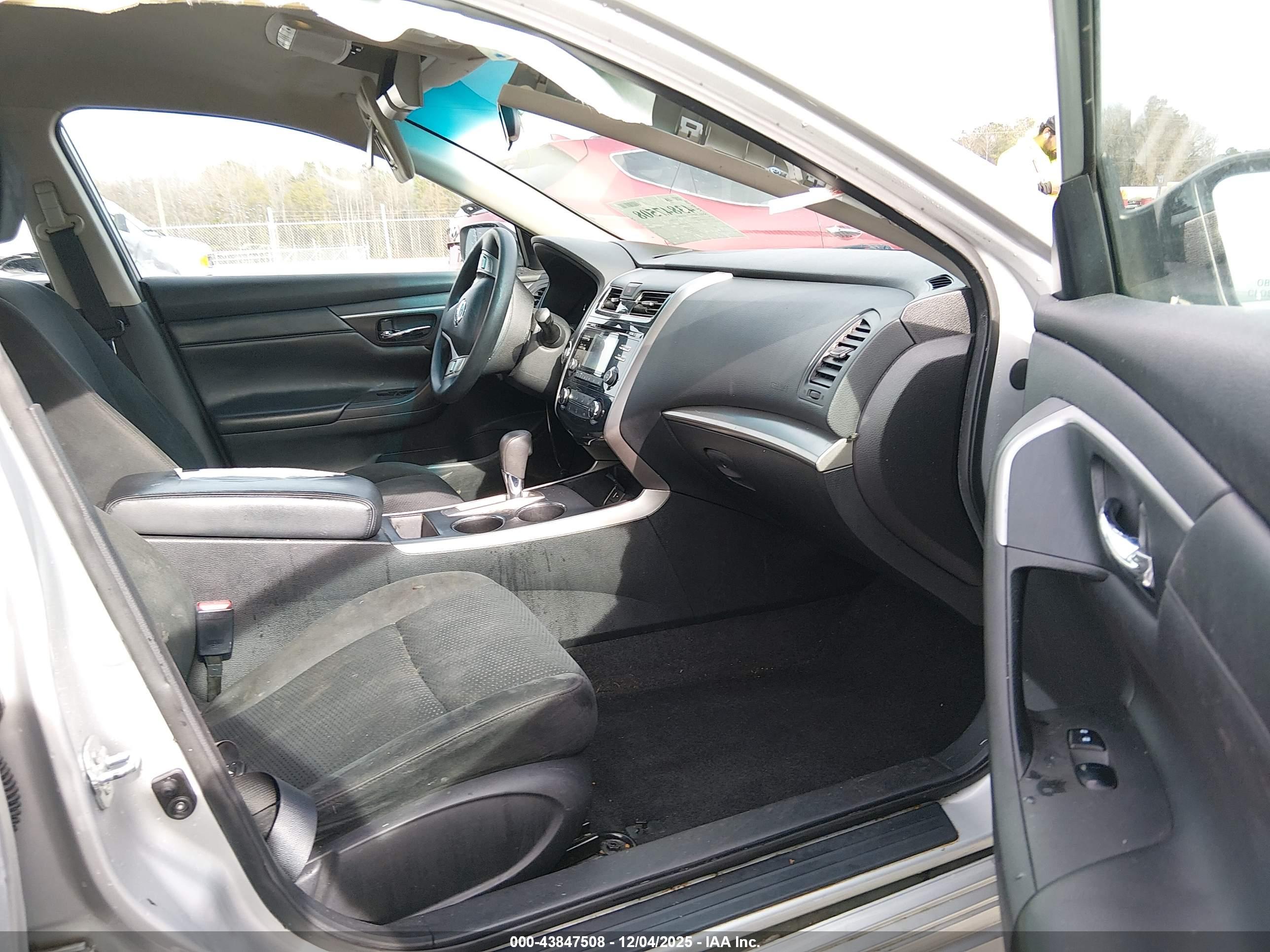 NISSAN ALTIMA image 5