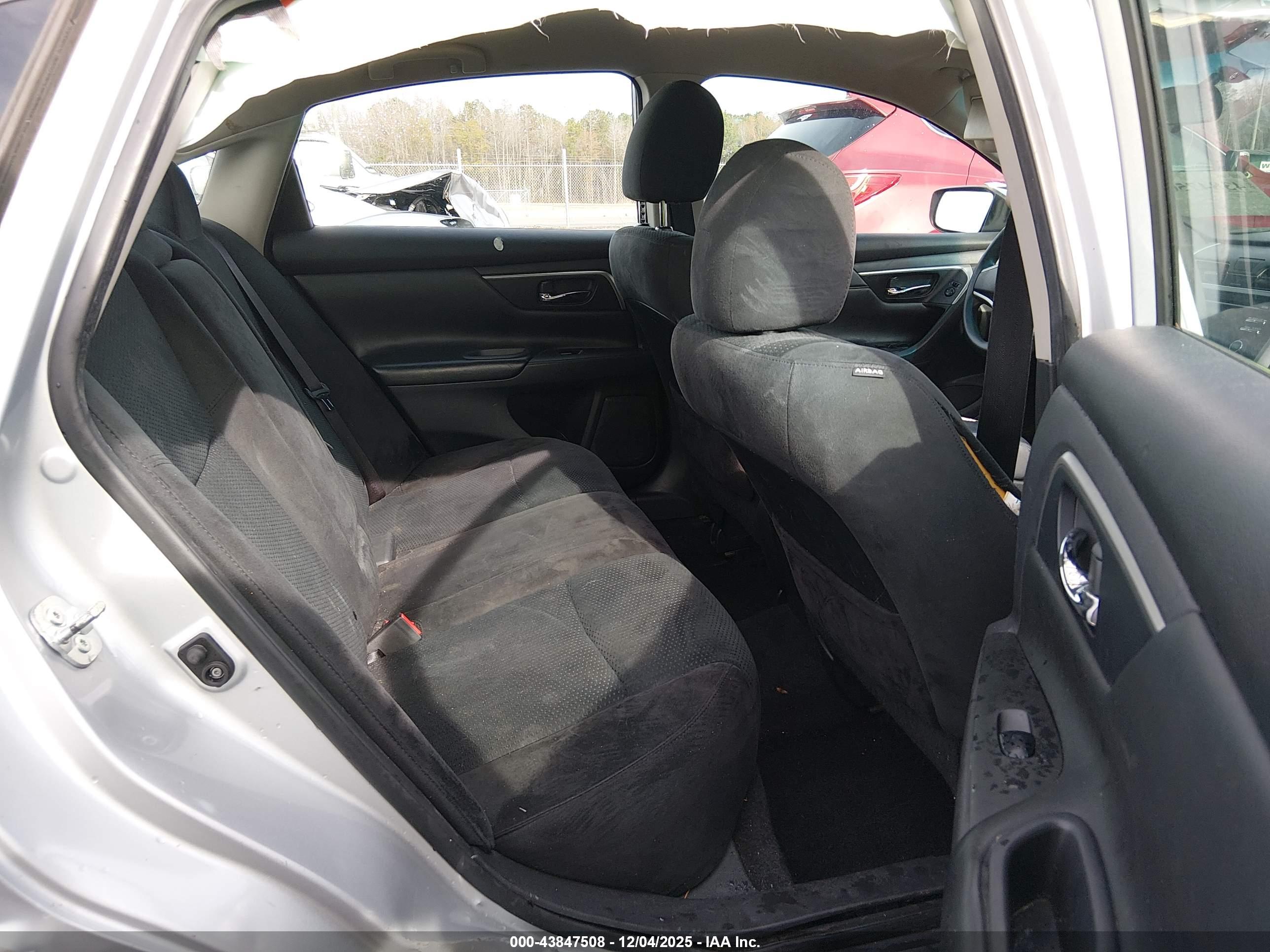 NISSAN ALTIMA image 8