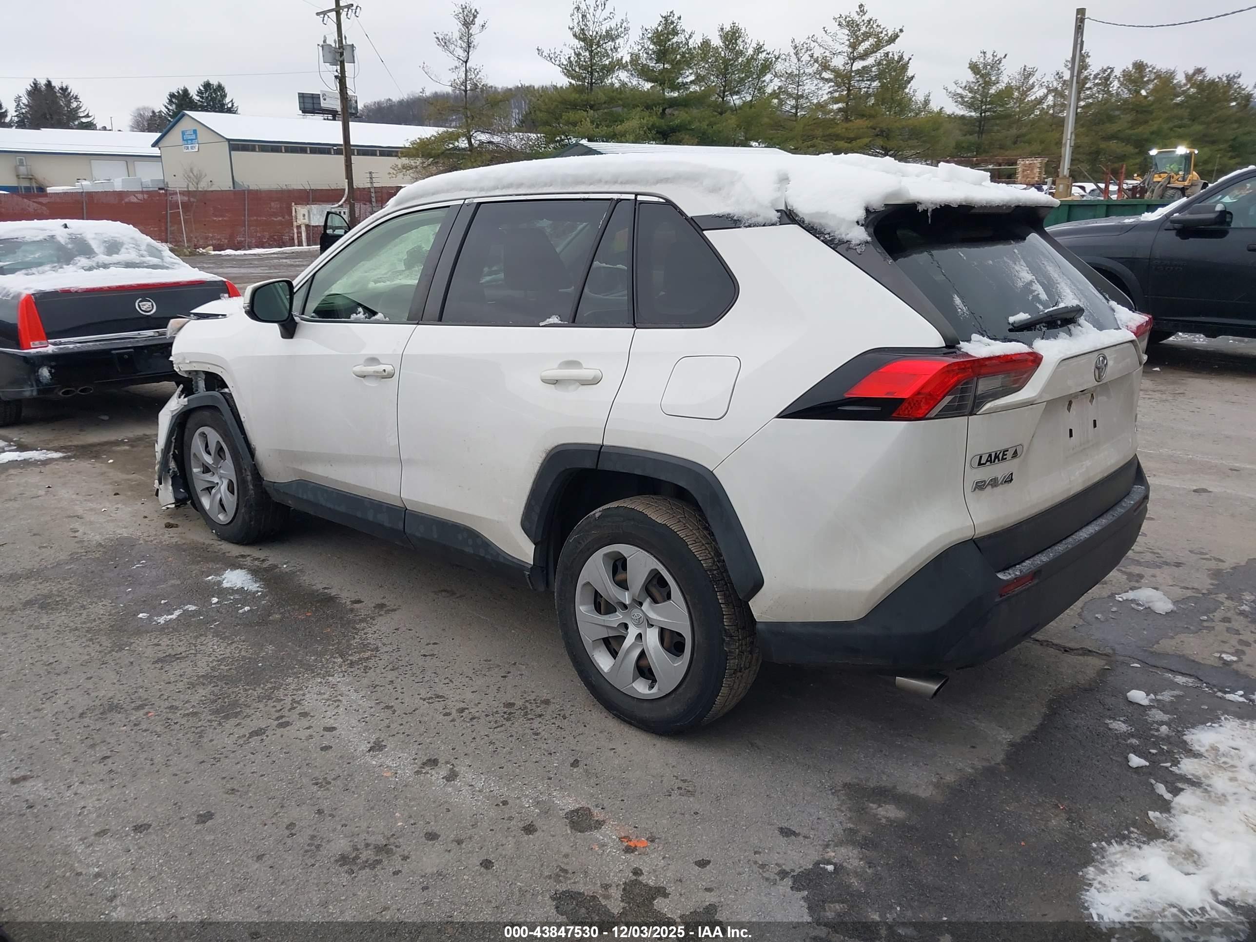 TOYOTA RAV4 image 3