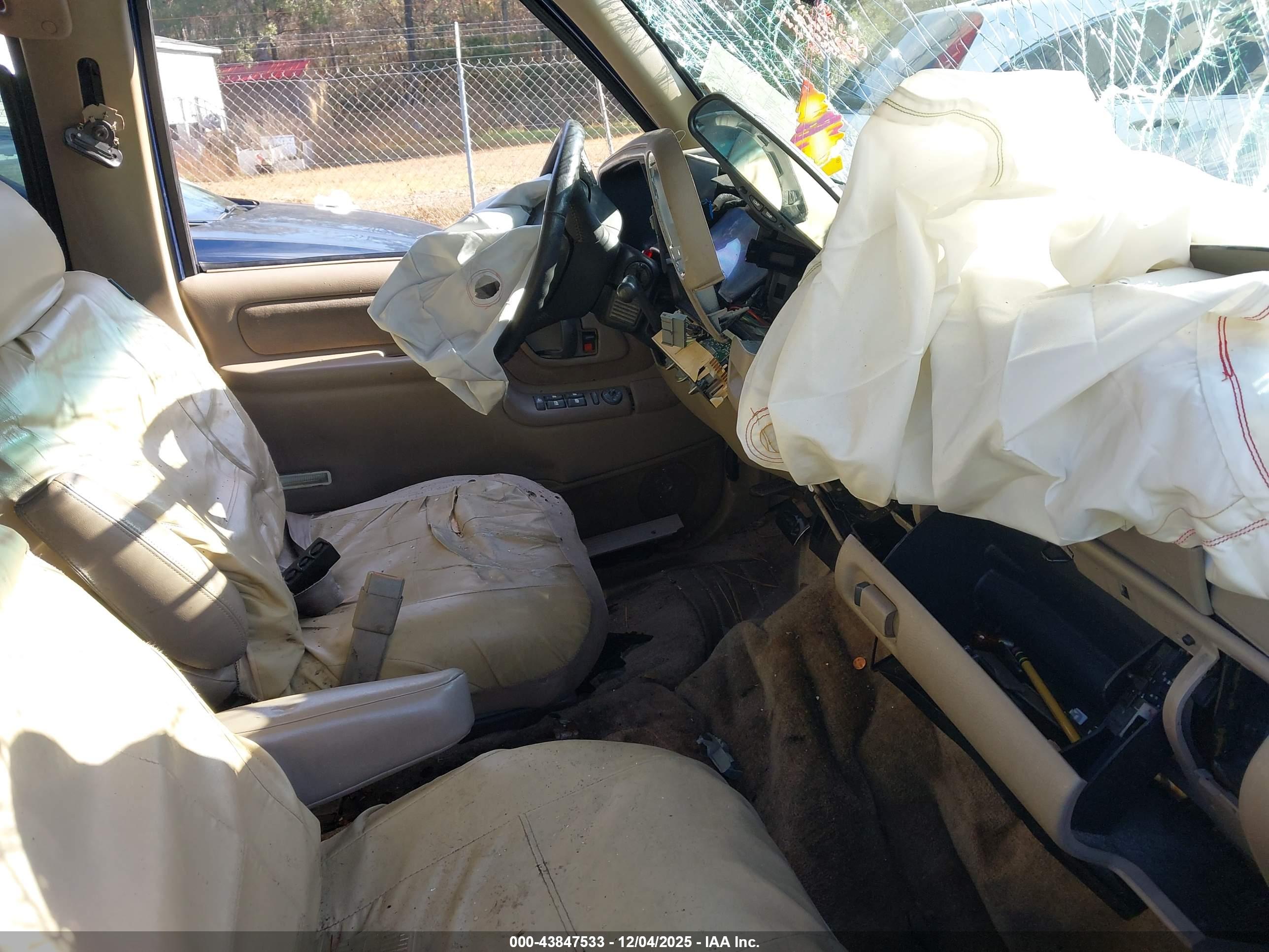 CHEVROLET TAHOE image 5