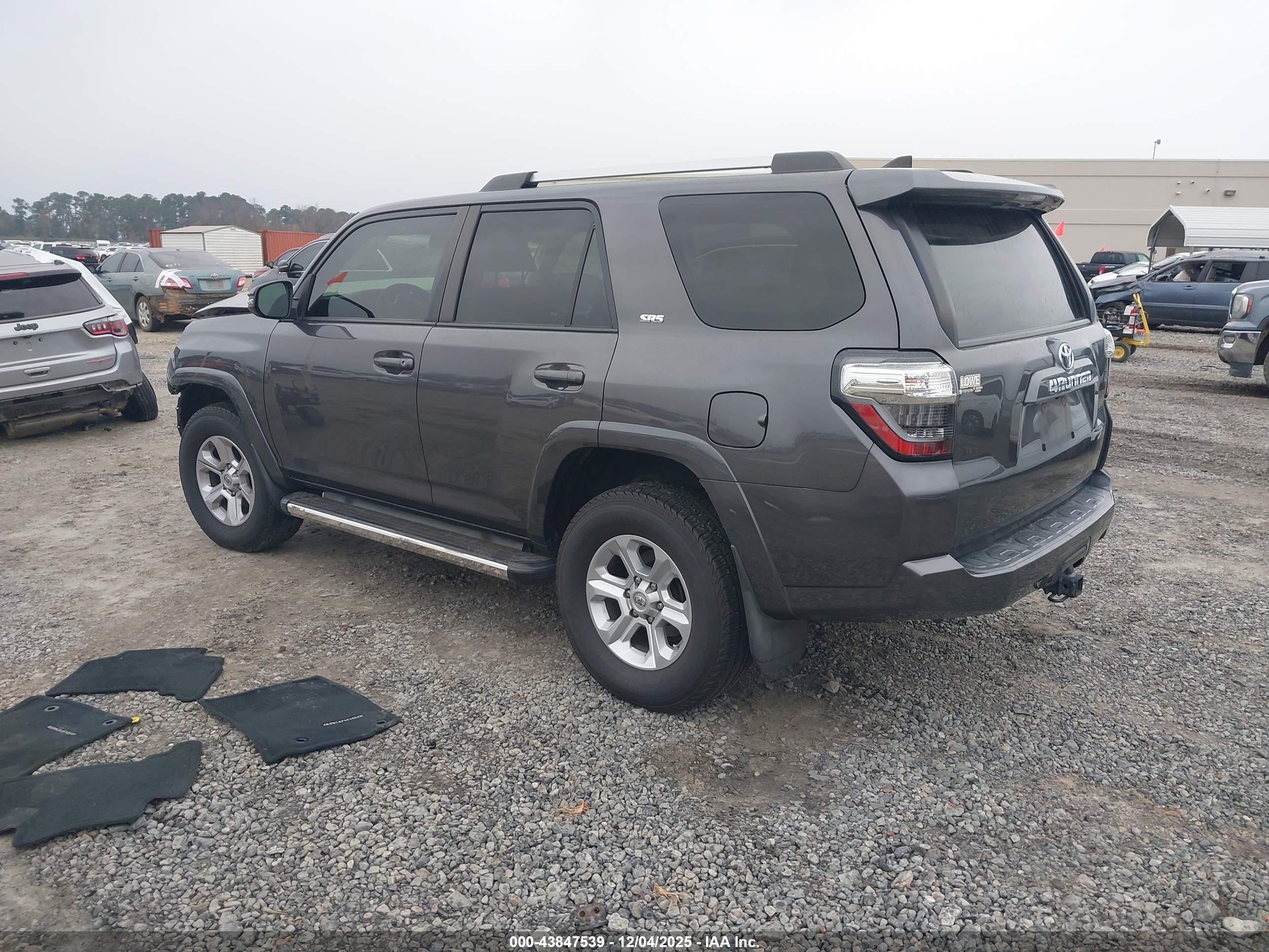 TOYOTA 4RUNNER image 3