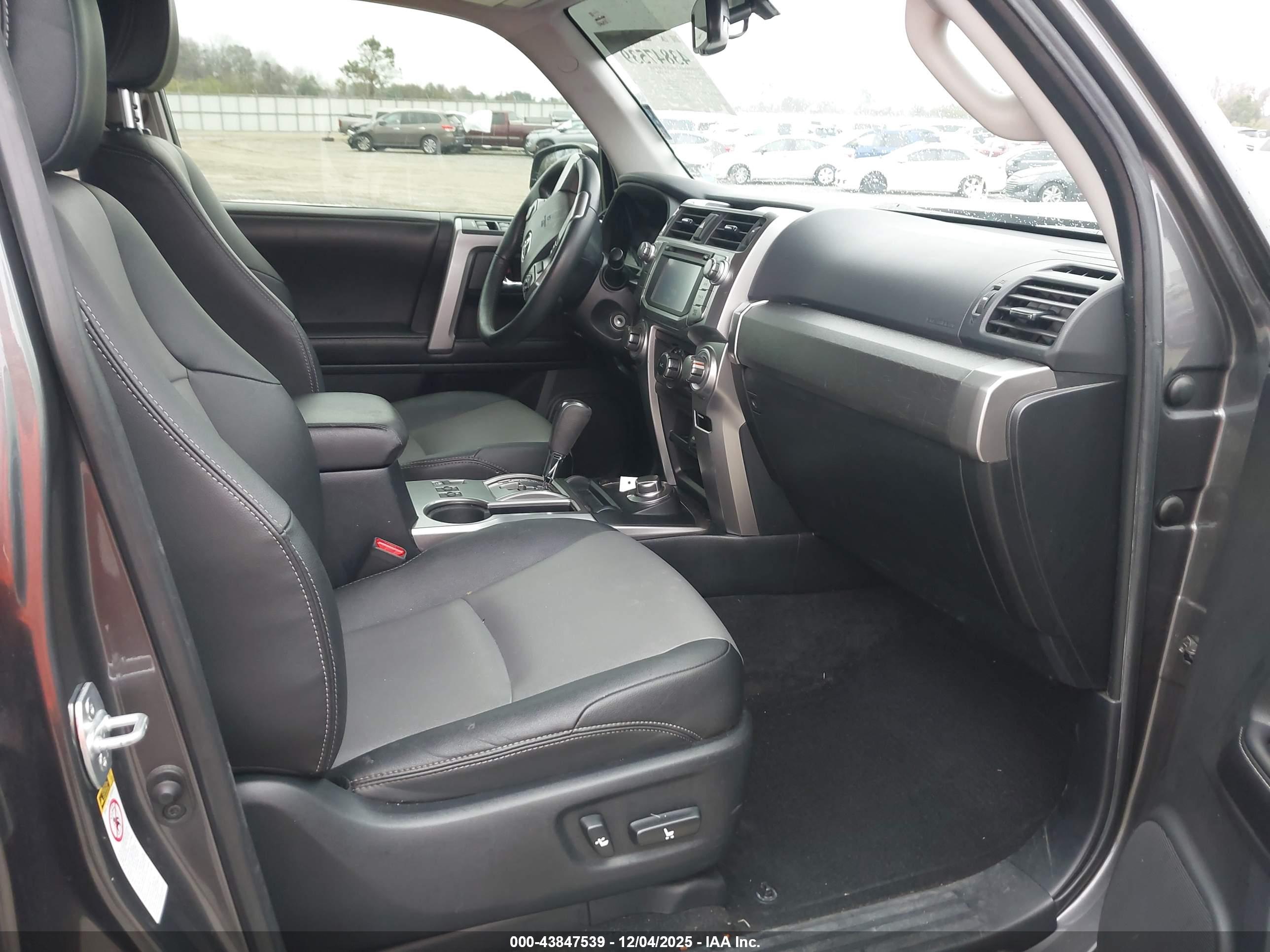 TOYOTA 4RUNNER image 5