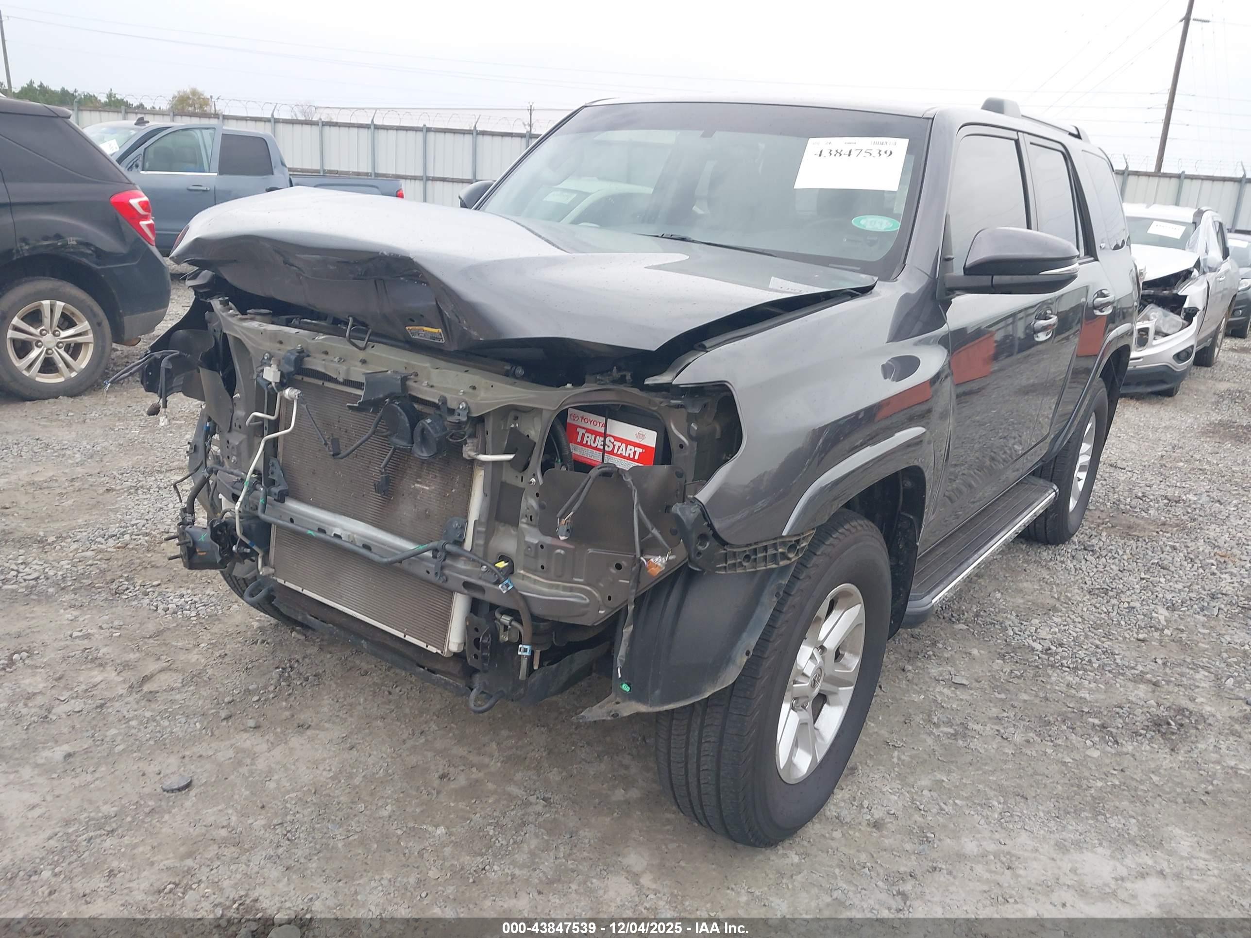 TOYOTA 4RUNNER image 6