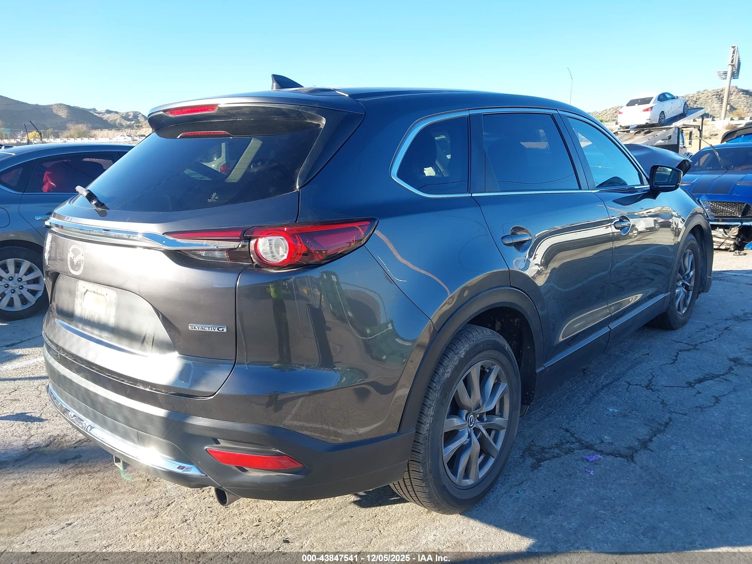 MAZDA CX-9 image 4