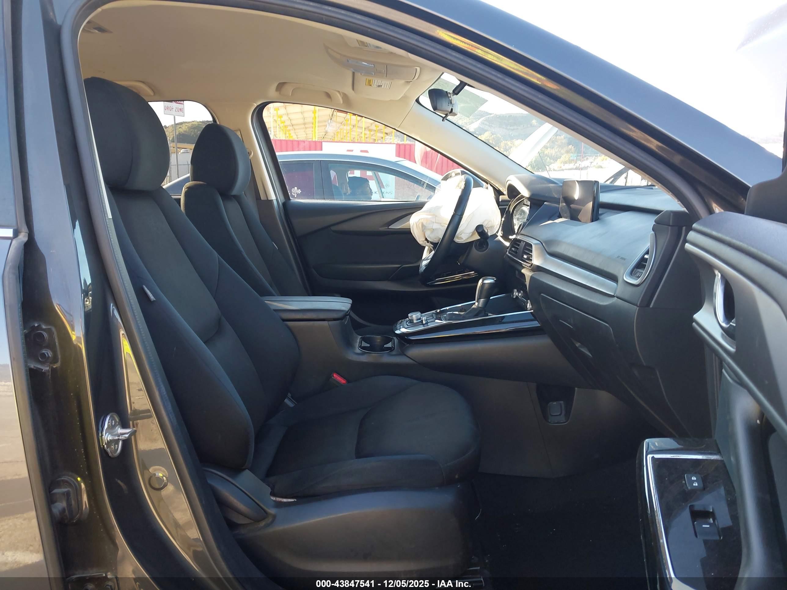 MAZDA CX-9 image 5