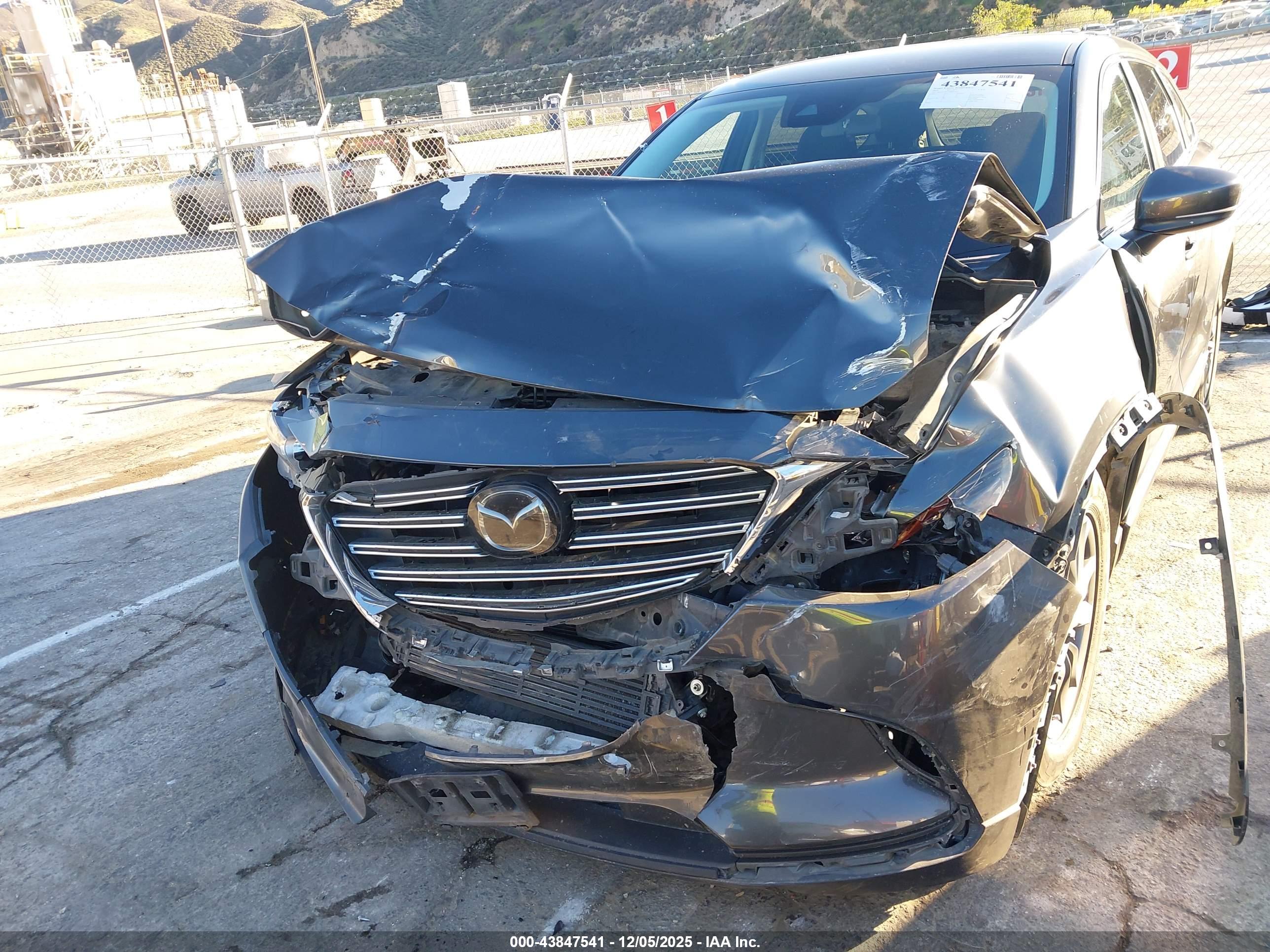 MAZDA CX-9 image 6