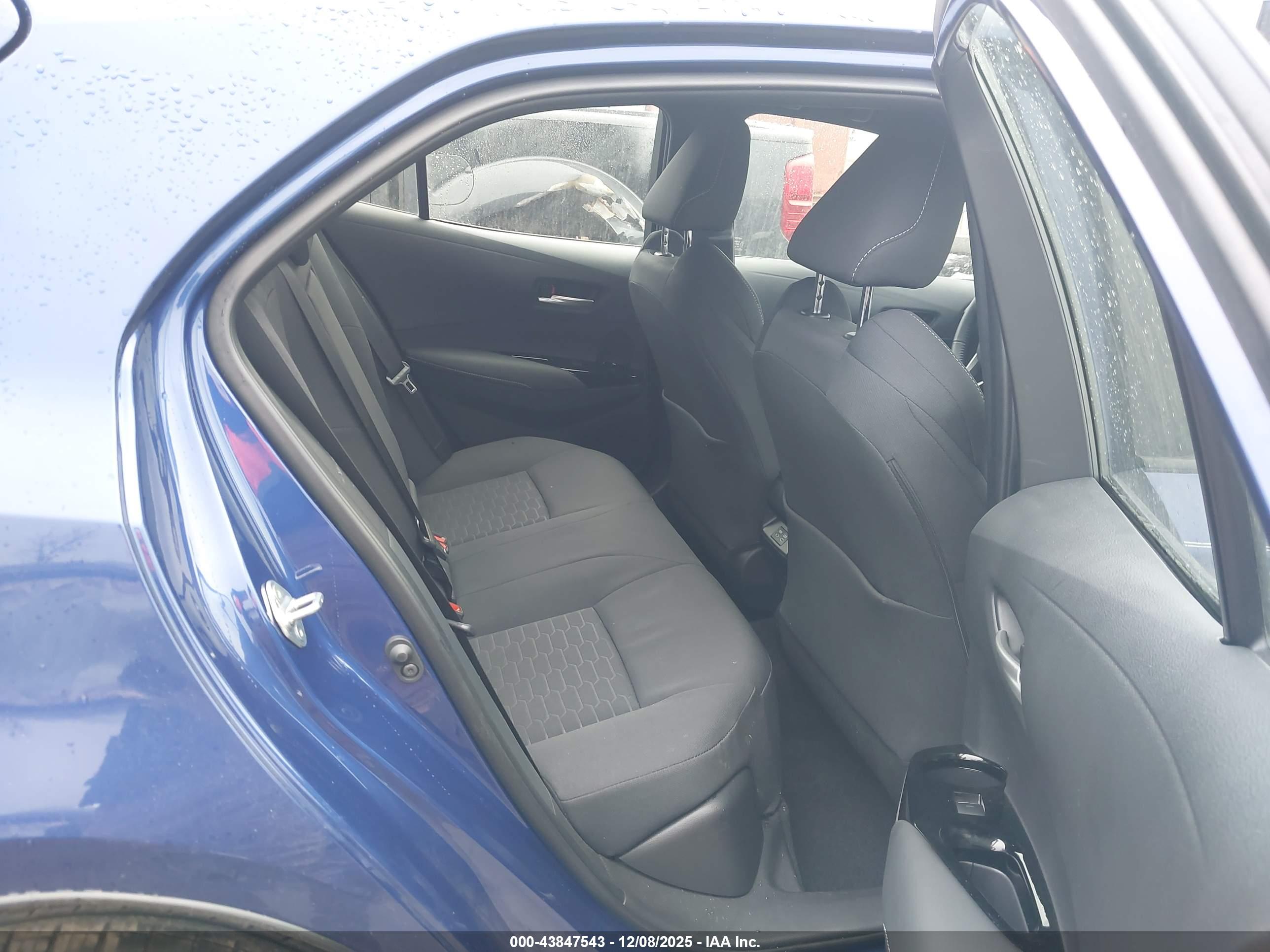TOYOTA COROLLA image 8