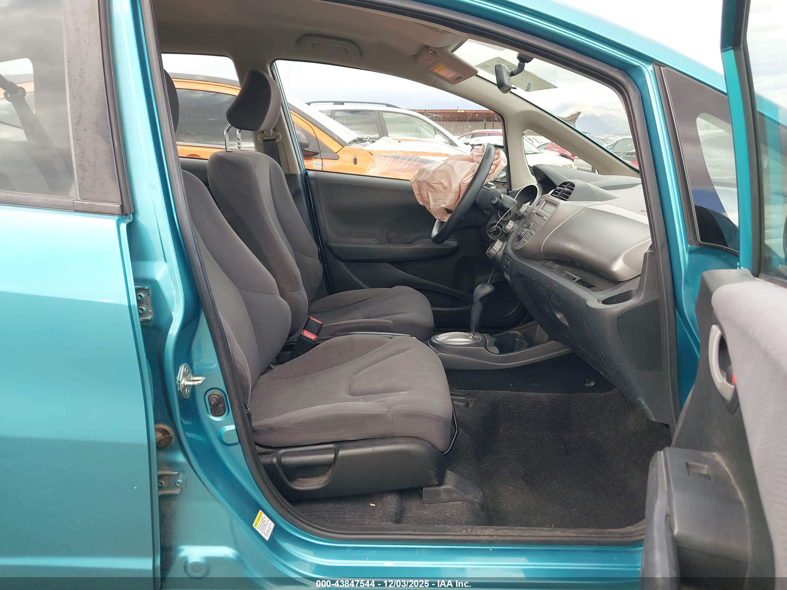 HONDA FIT image 5