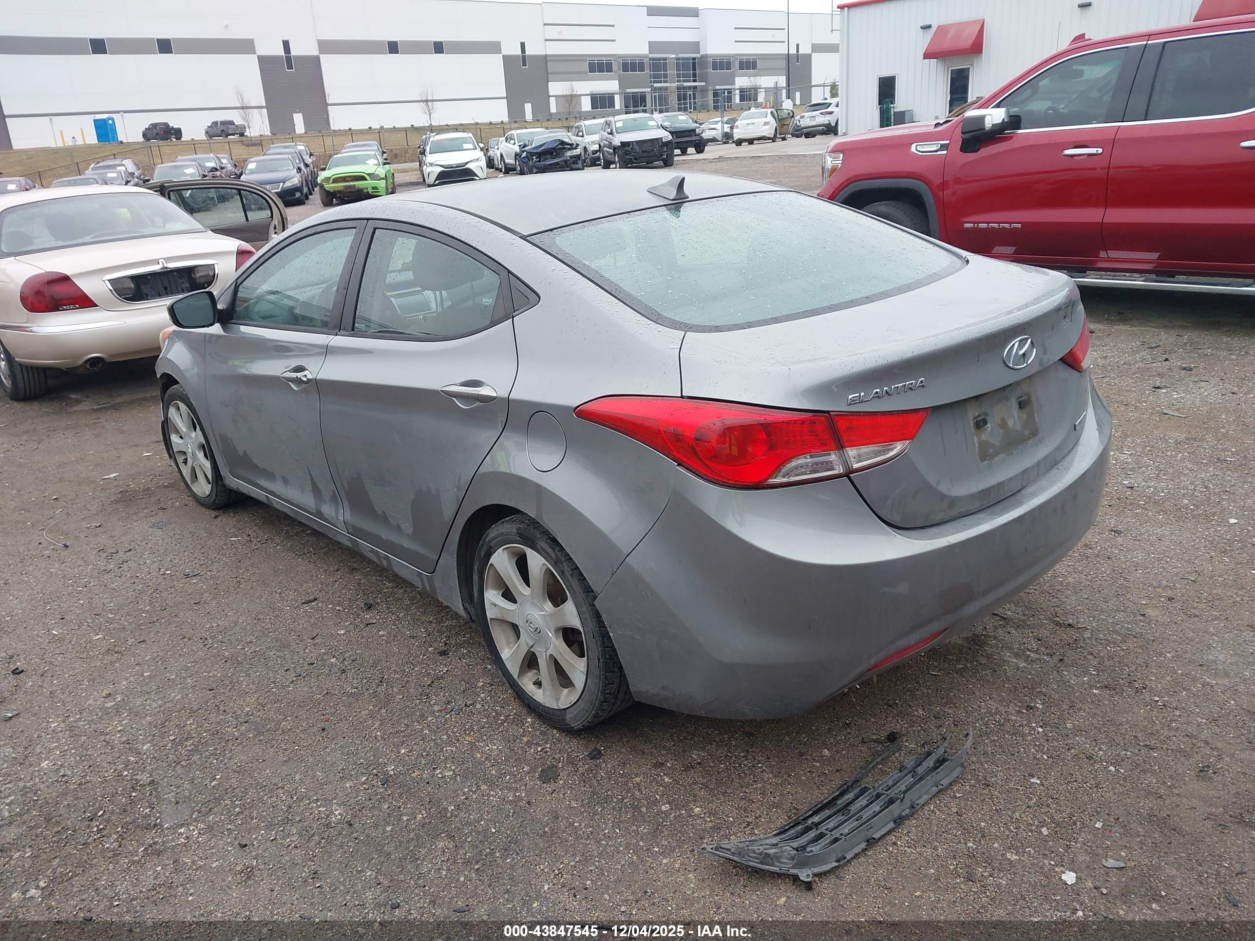 HYUNDAI ELANTRA image 3