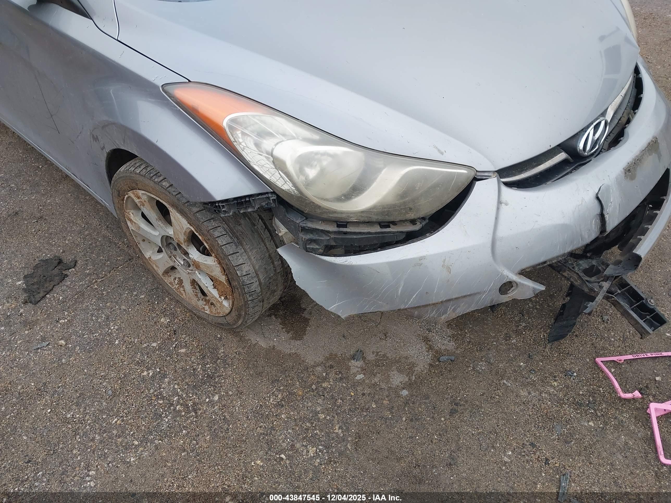 HYUNDAI ELANTRA image 6