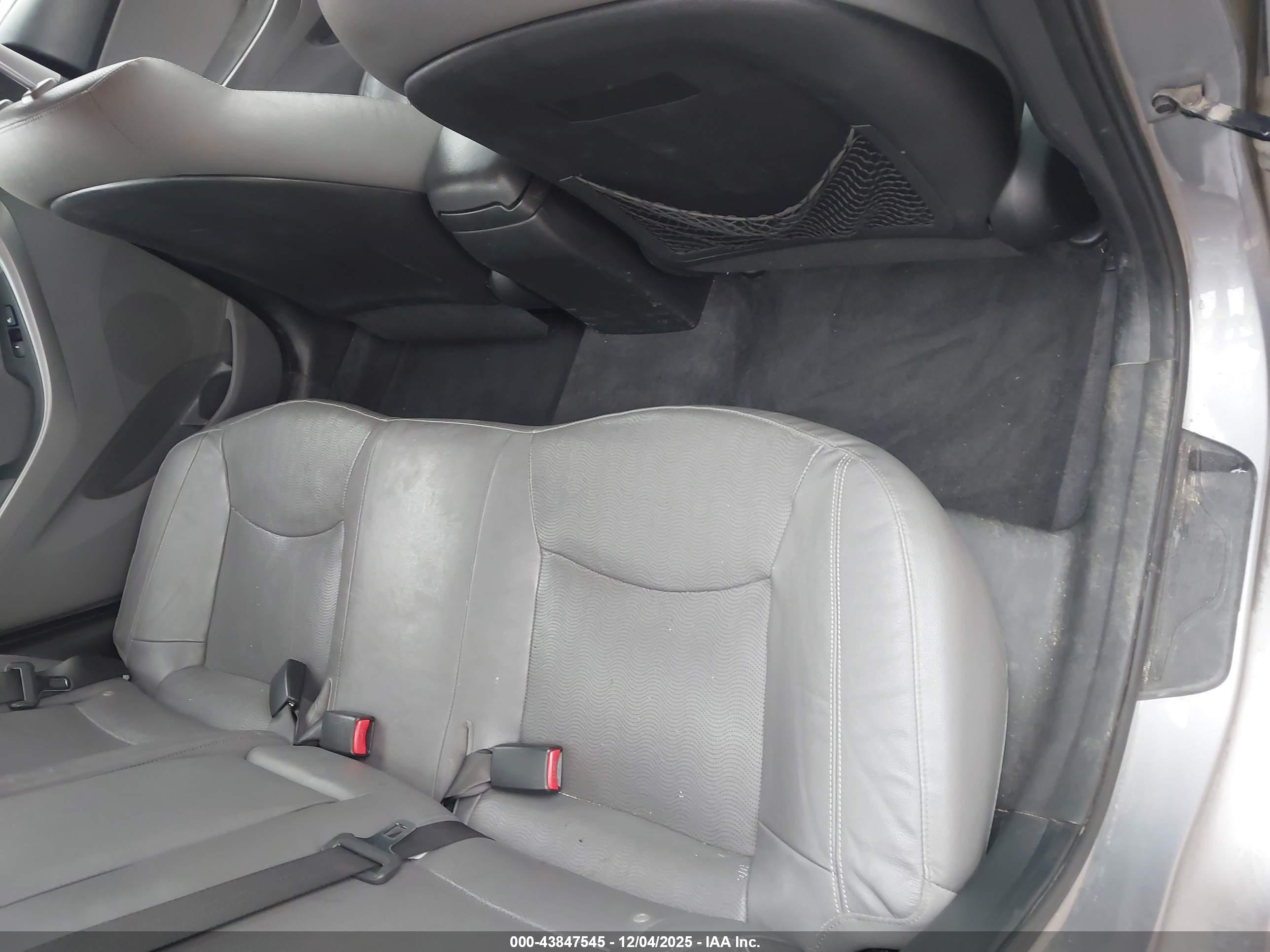 HYUNDAI ELANTRA image 8