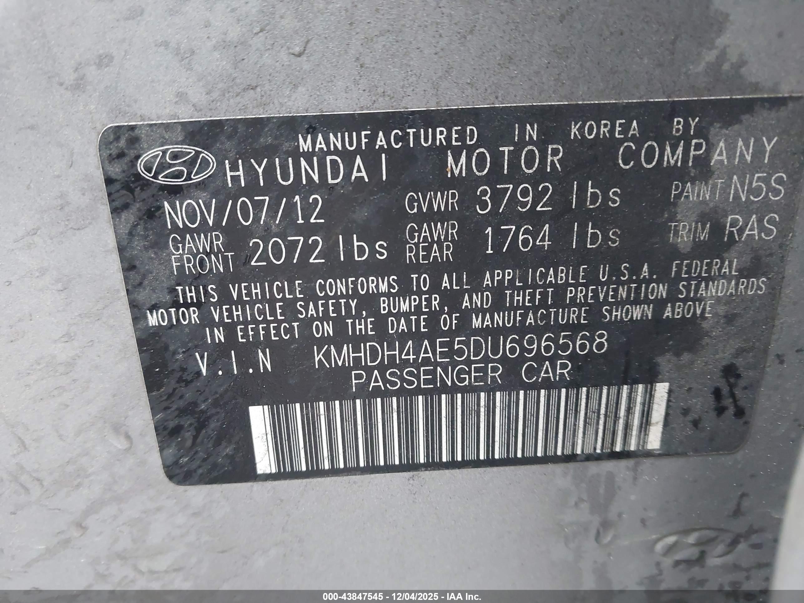 HYUNDAI ELANTRA image 9