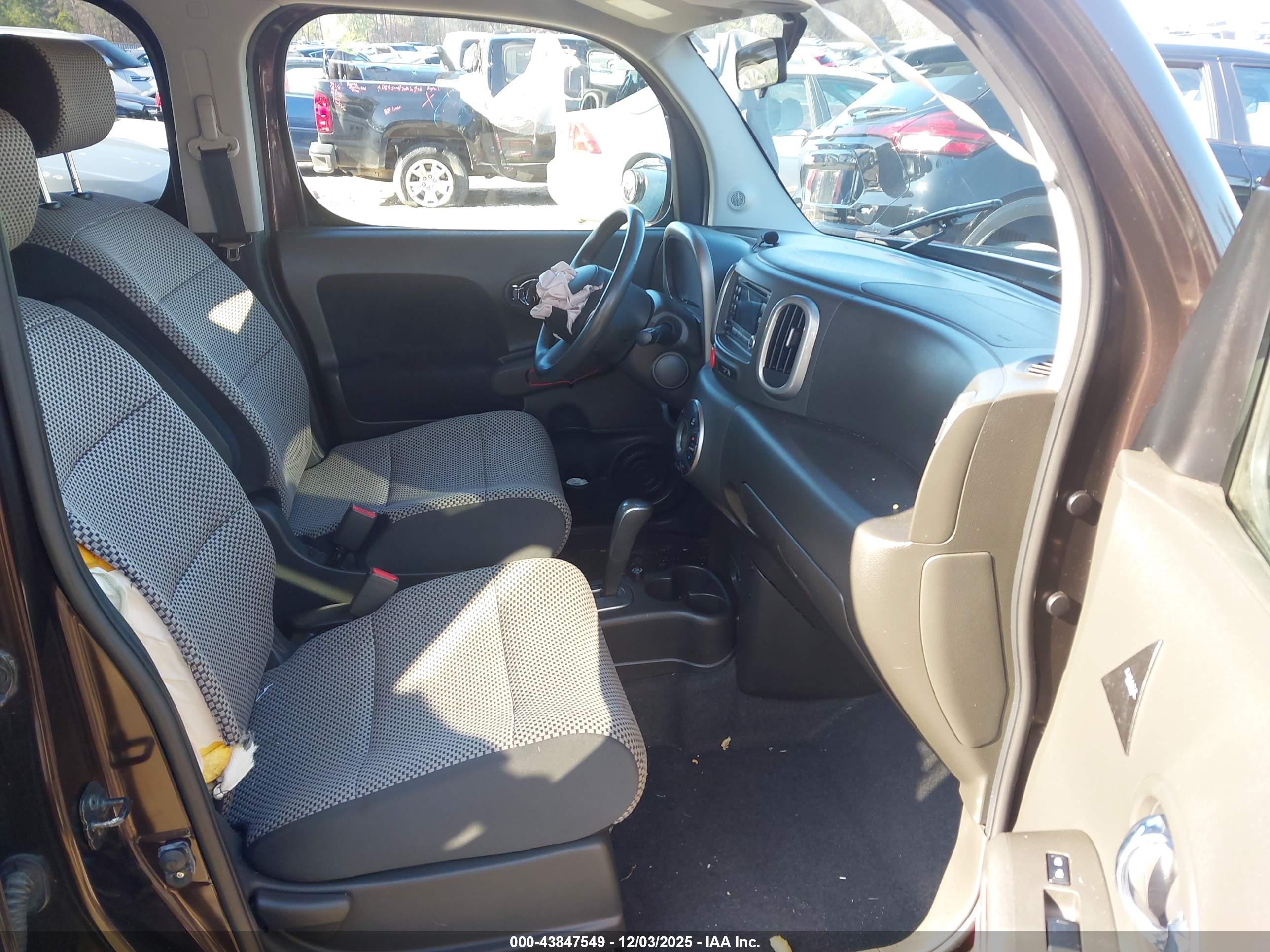 NISSAN CUBE image 5