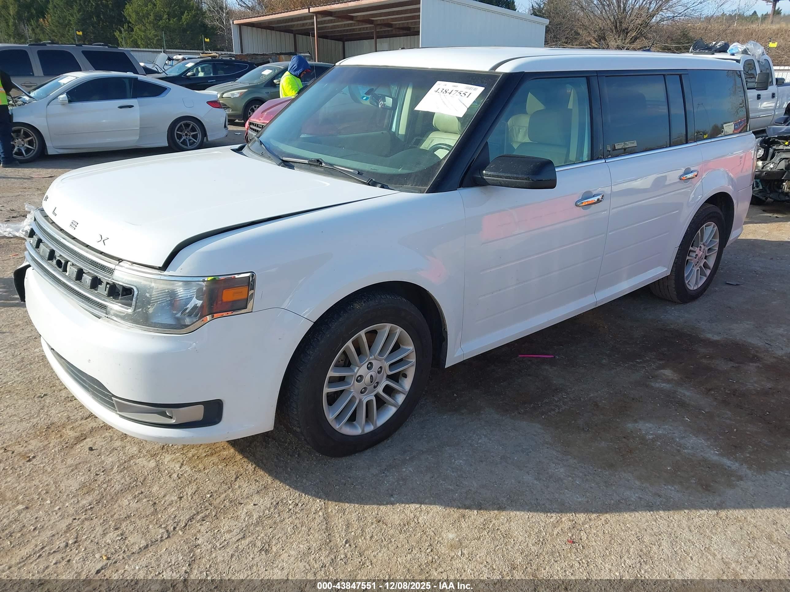 FORD FLEX image 2