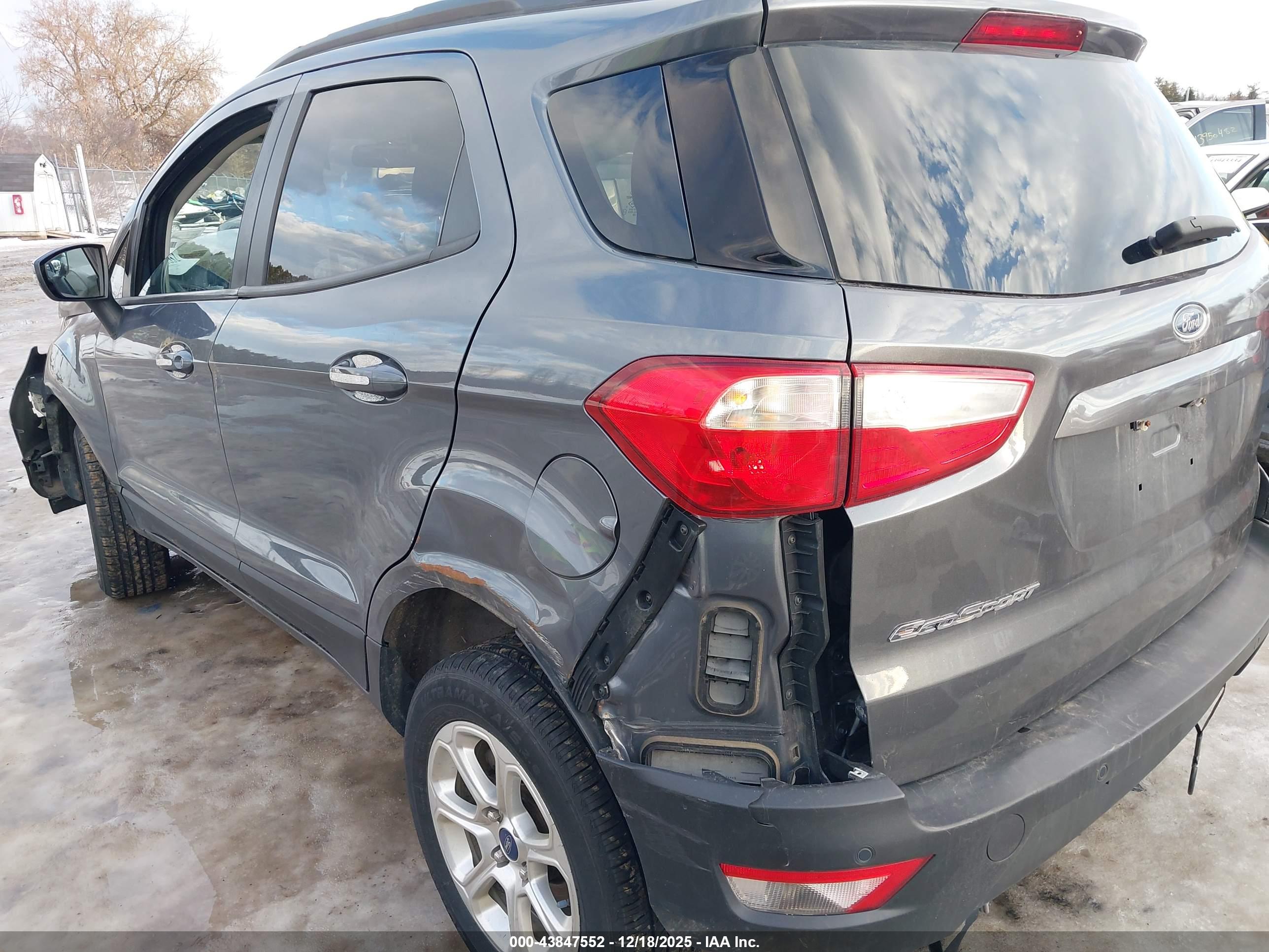 FORD ECOSPORT image 3