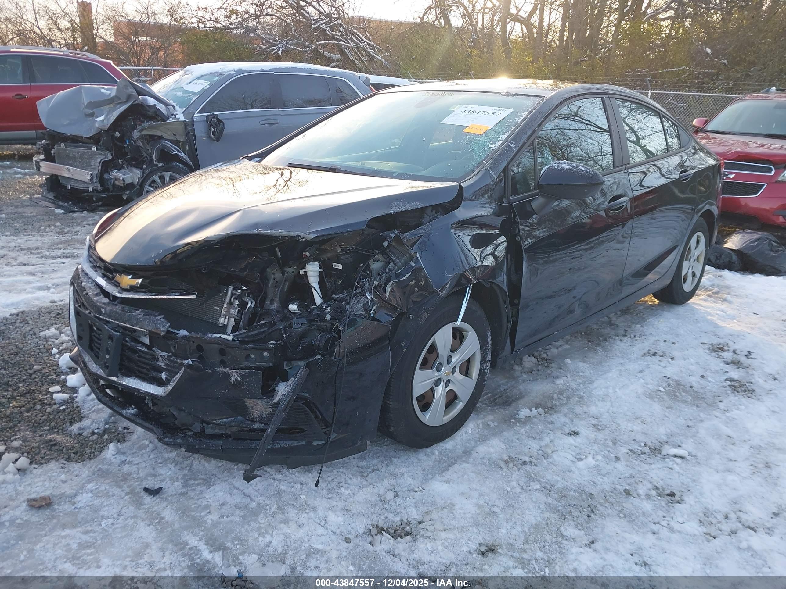 CHEVROLET CRUZE image 2