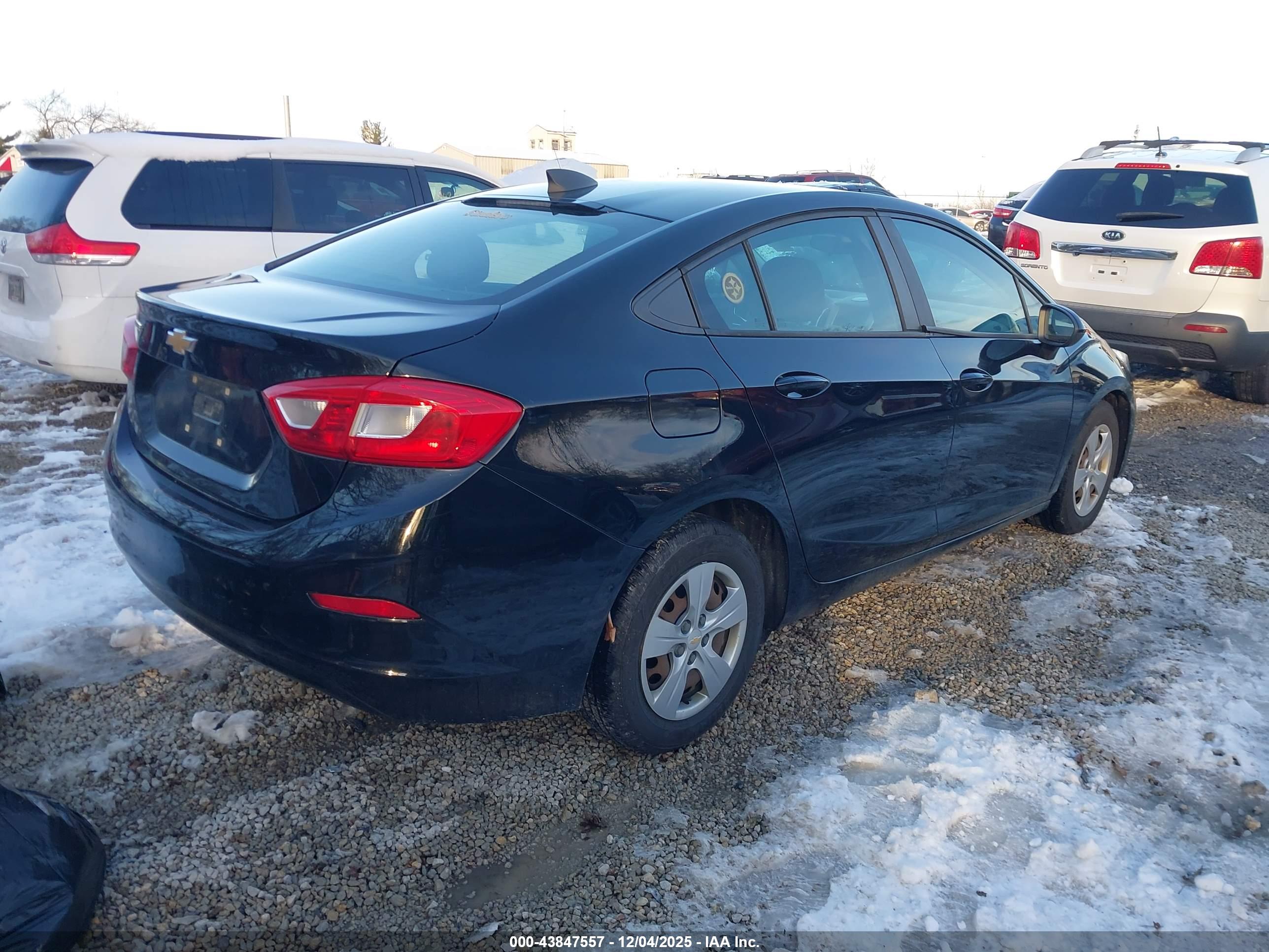 CHEVROLET CRUZE image 4