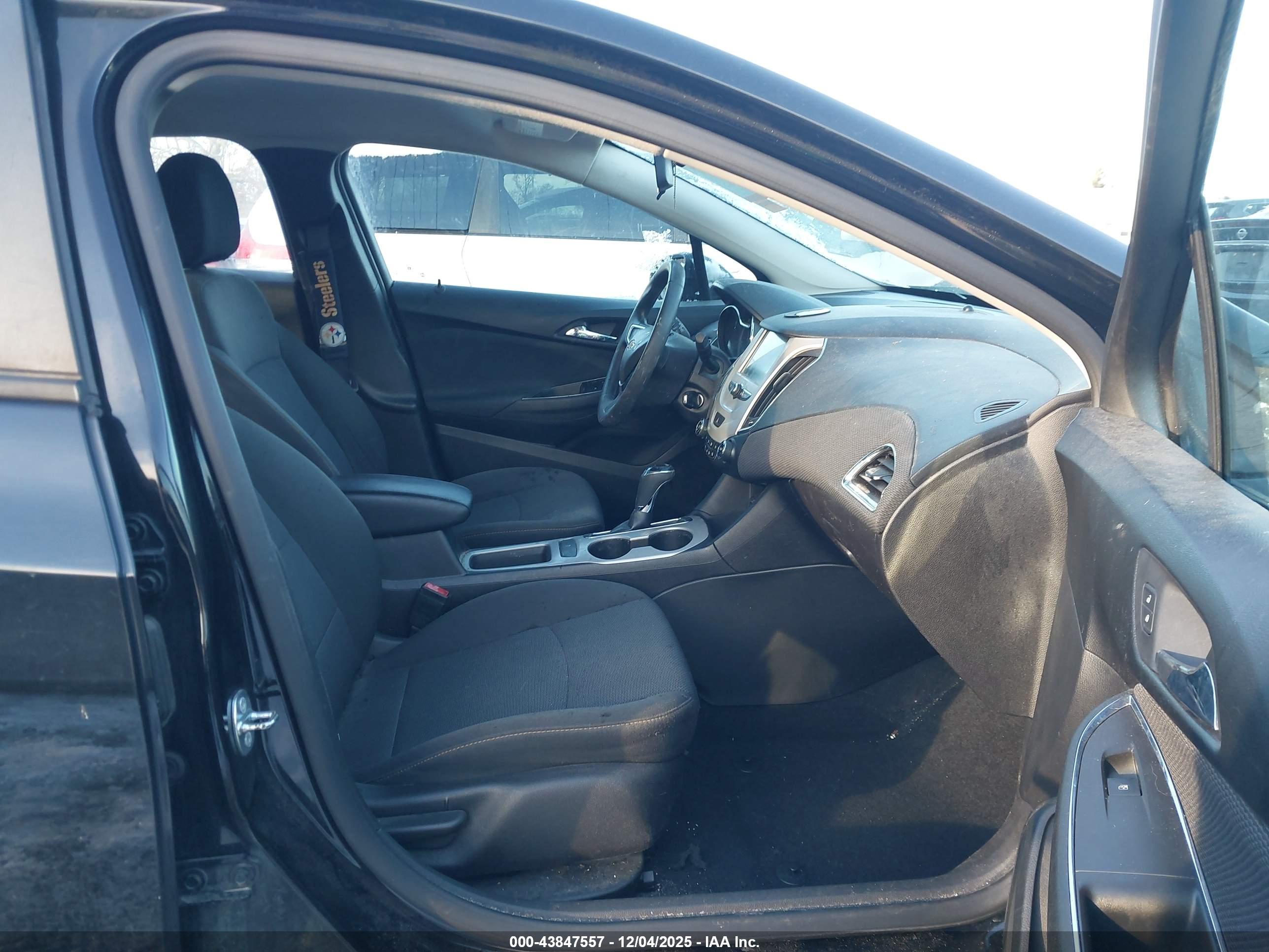 CHEVROLET CRUZE image 5