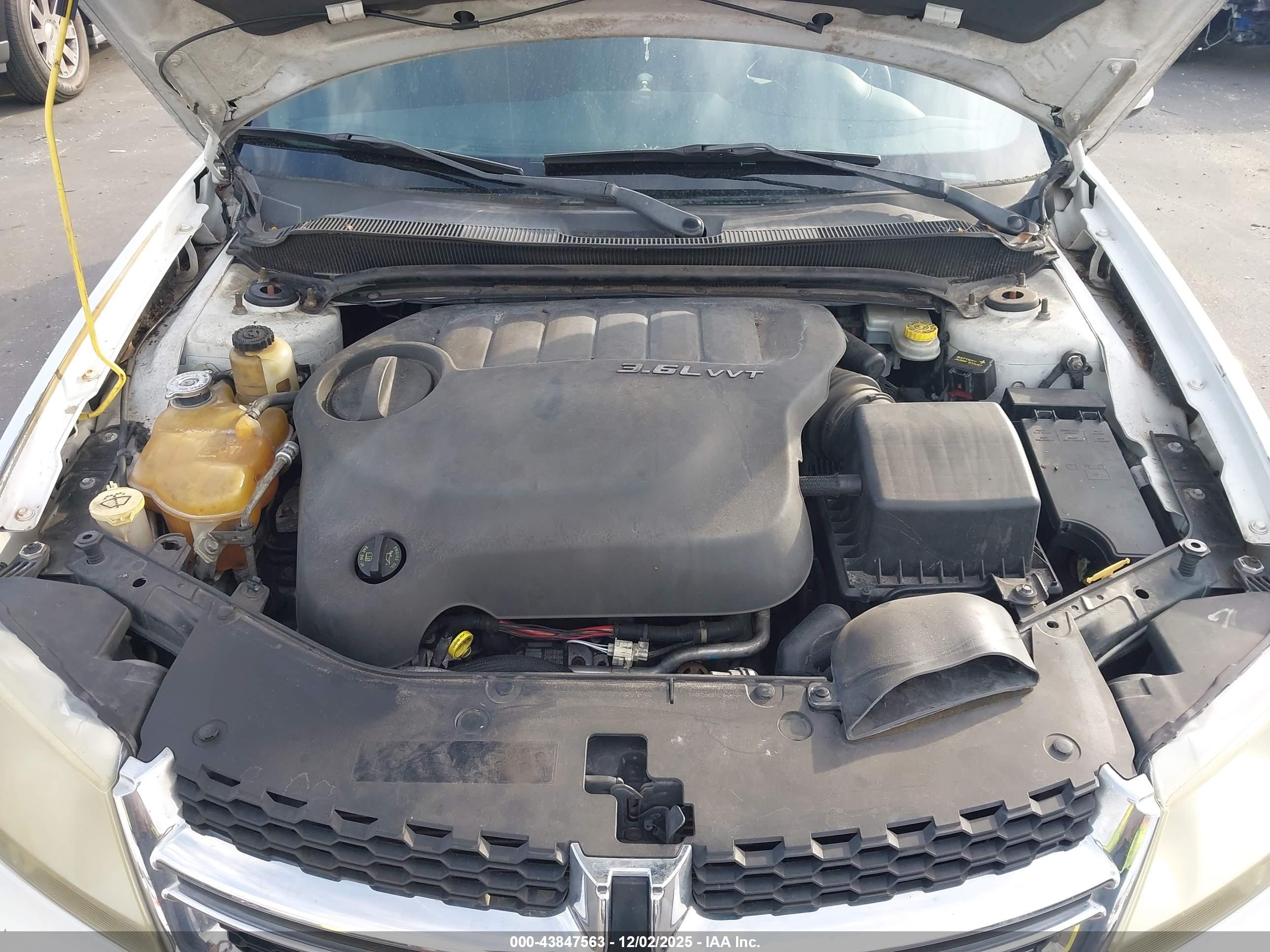 DODGE AVENGER image 10