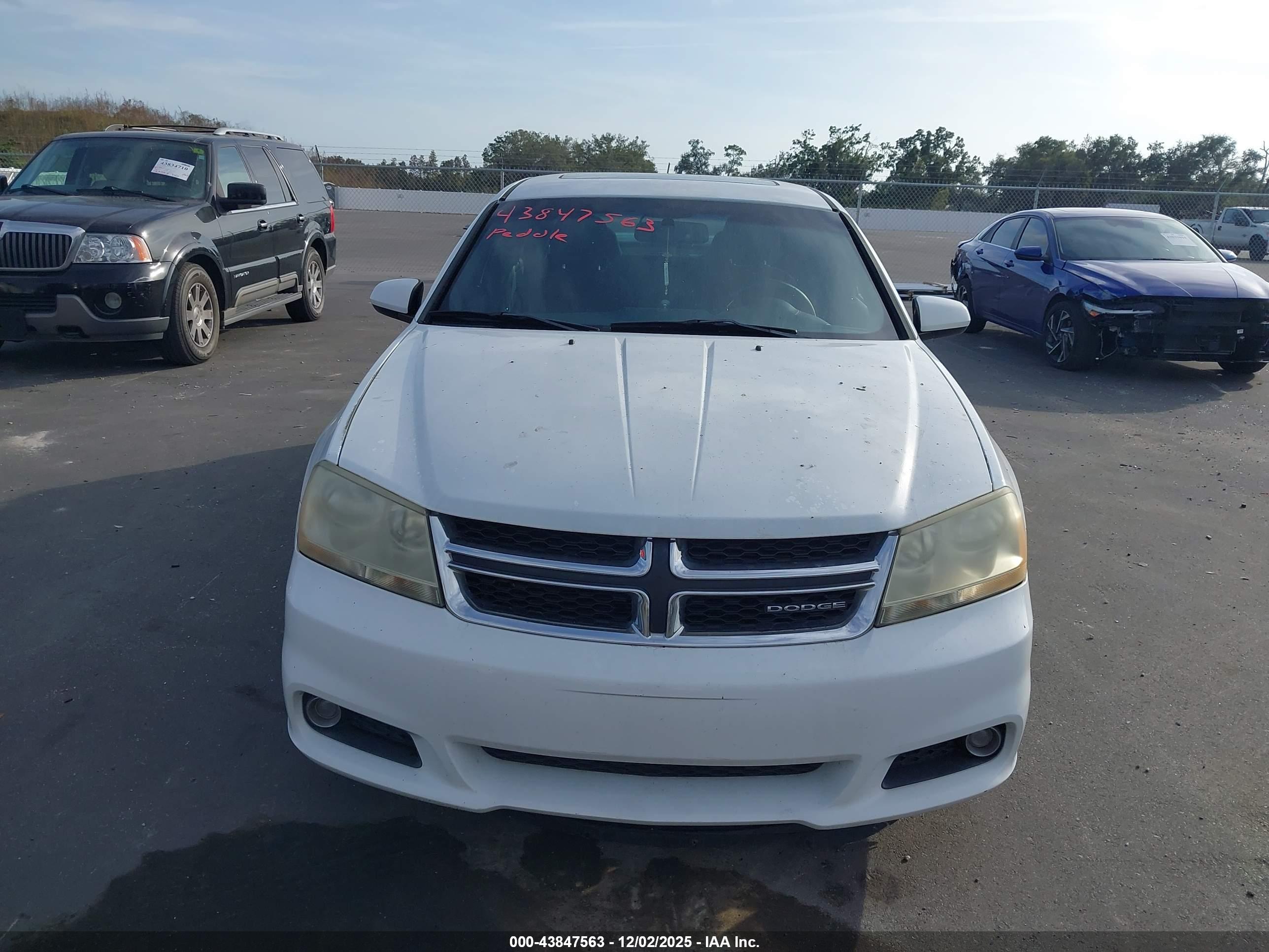 DODGE AVENGER image 6