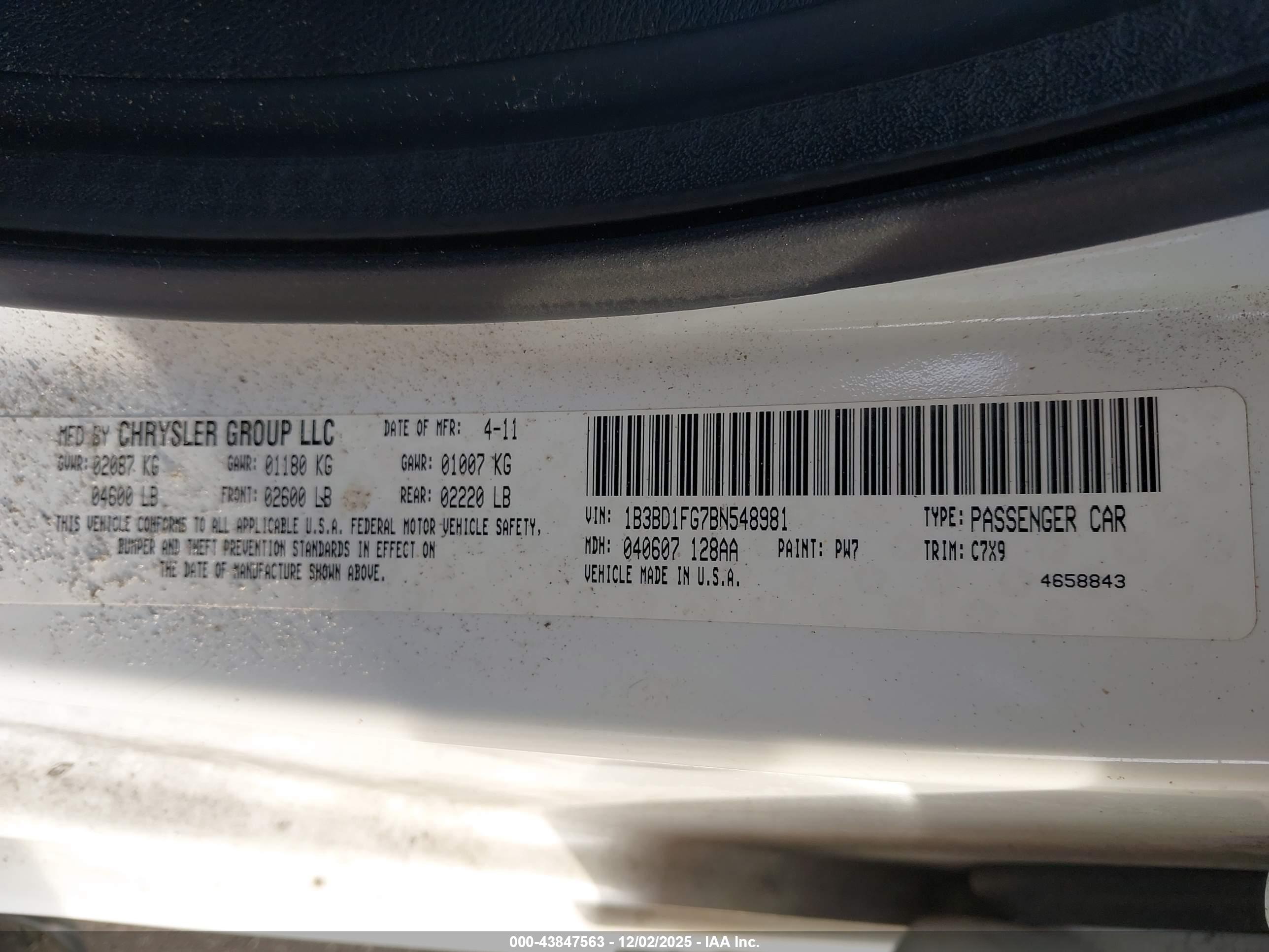 DODGE AVENGER image 9