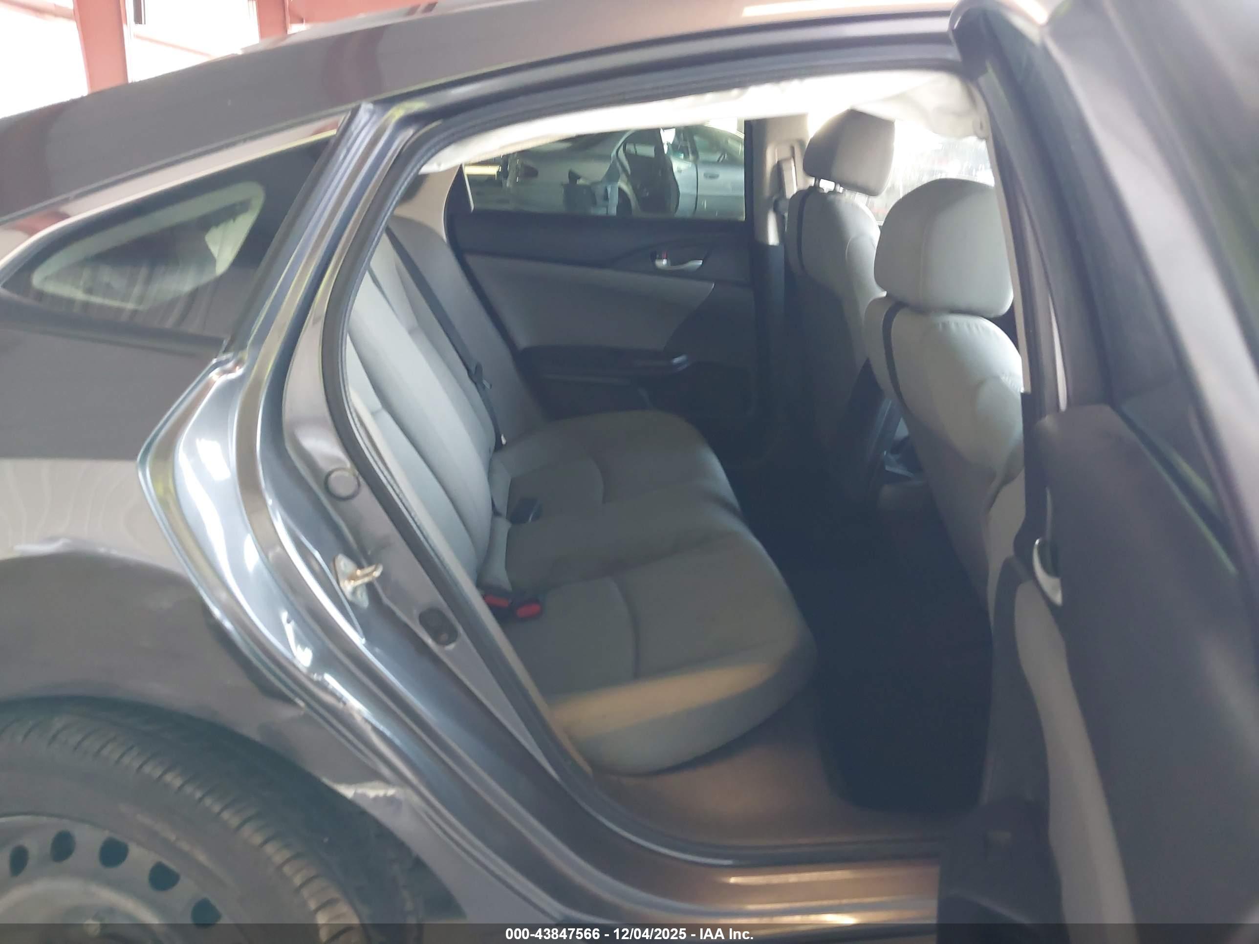 HONDA CIVIC image 8