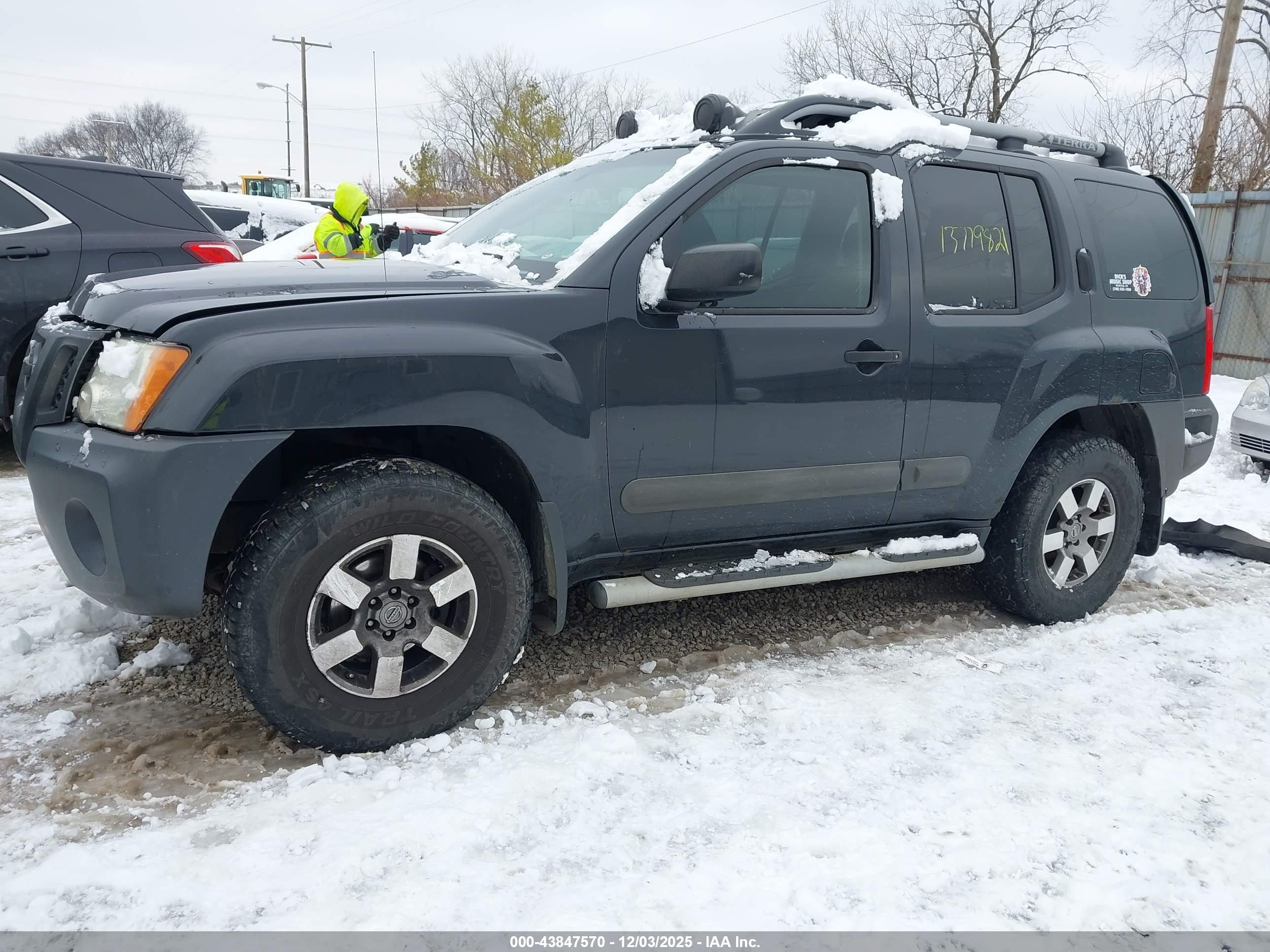 NISSAN XTERRA image 2