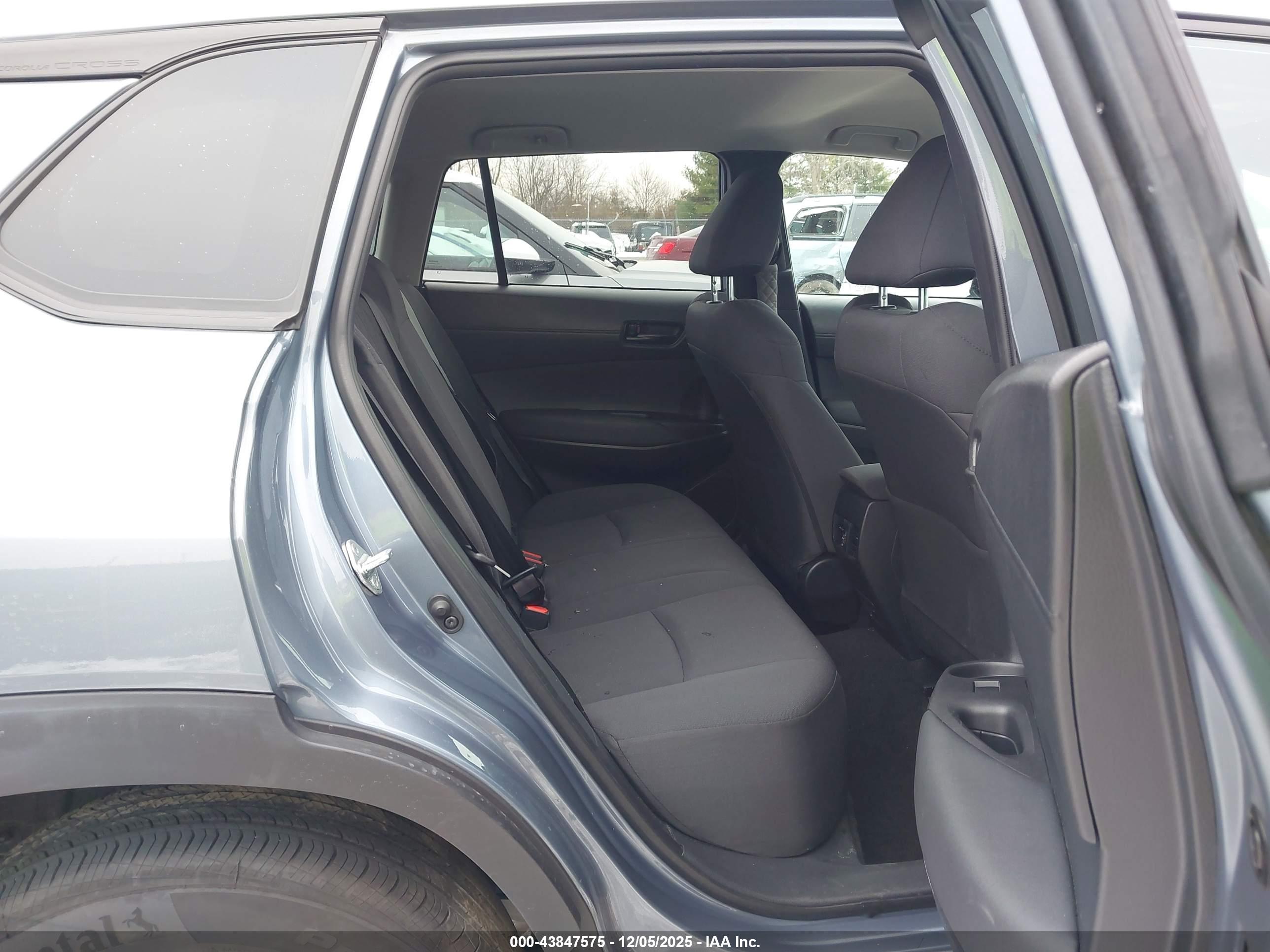 TOYOTA COROLLA image 8