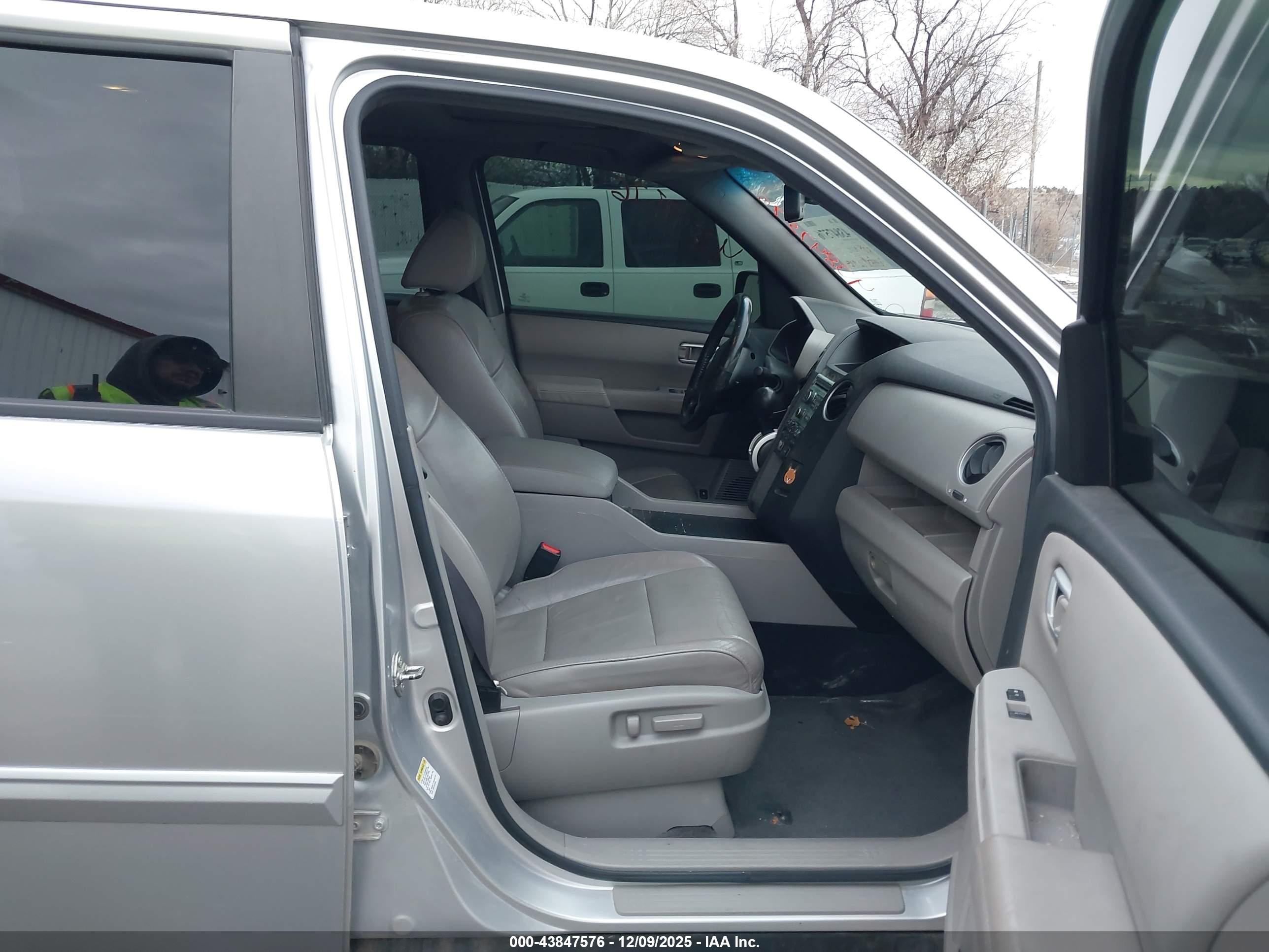 HONDA PILOT image 5