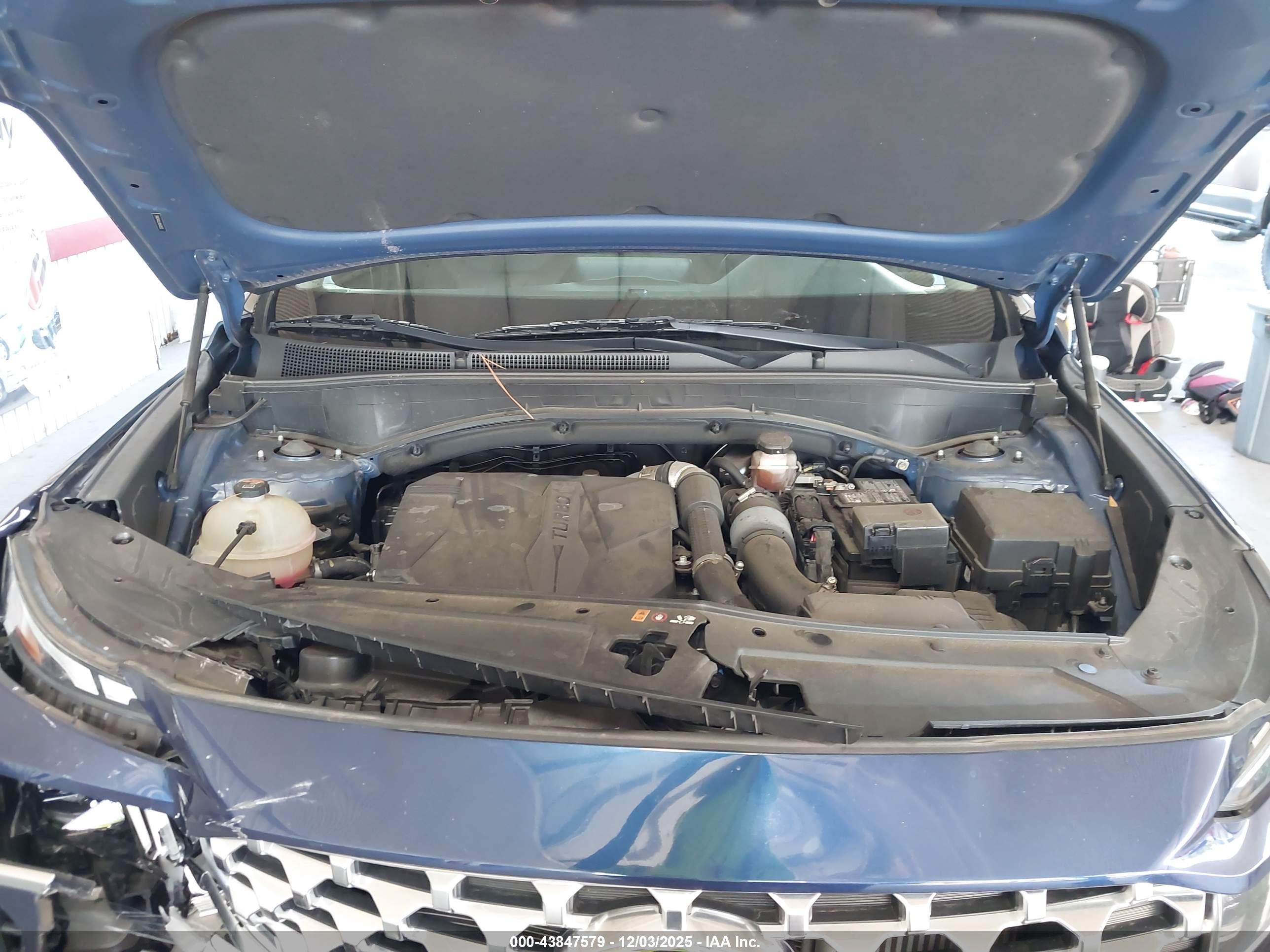 HYUNDAI SANTA image 10