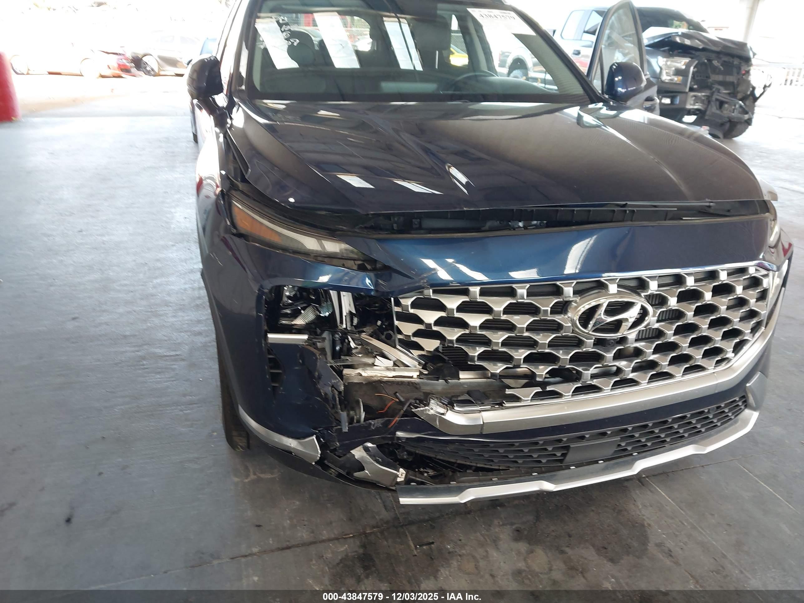 HYUNDAI SANTA image 6