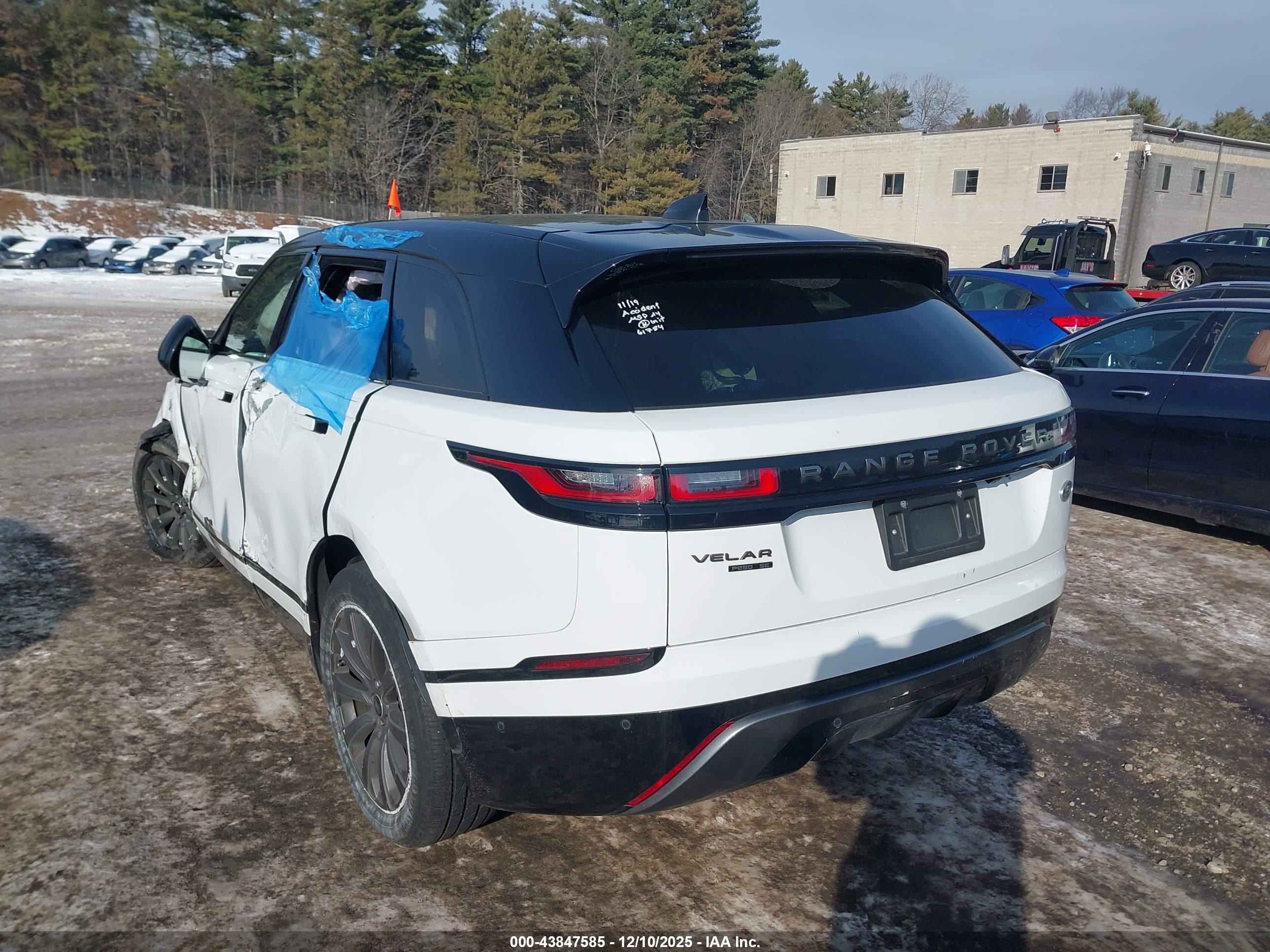 LAND ROVER image 3