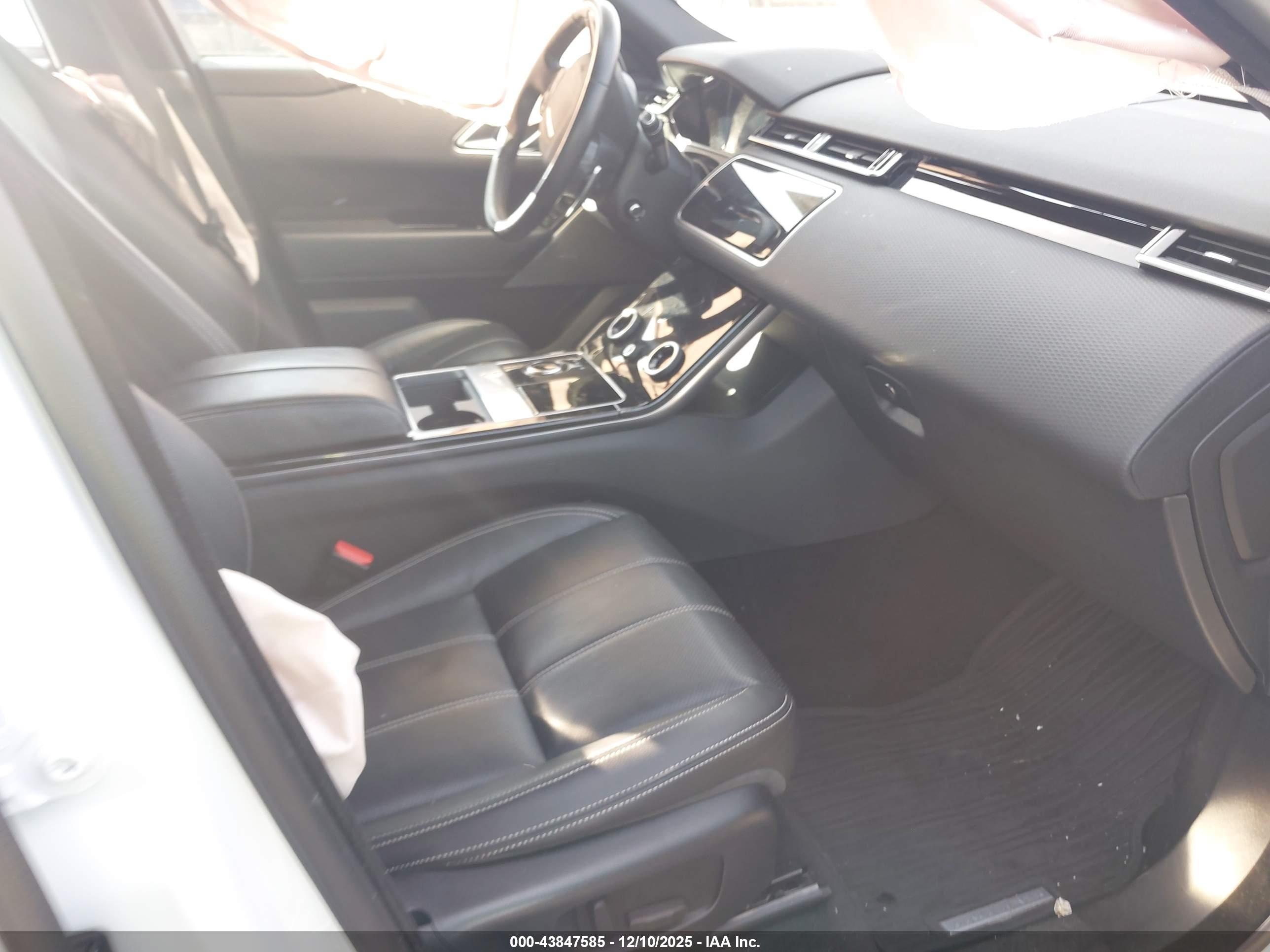 LAND ROVER image 5