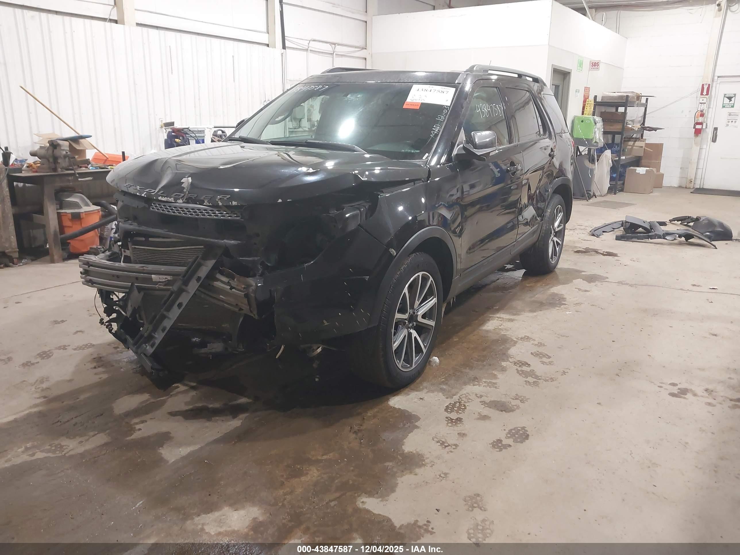 FORD EXPLORER image 2
