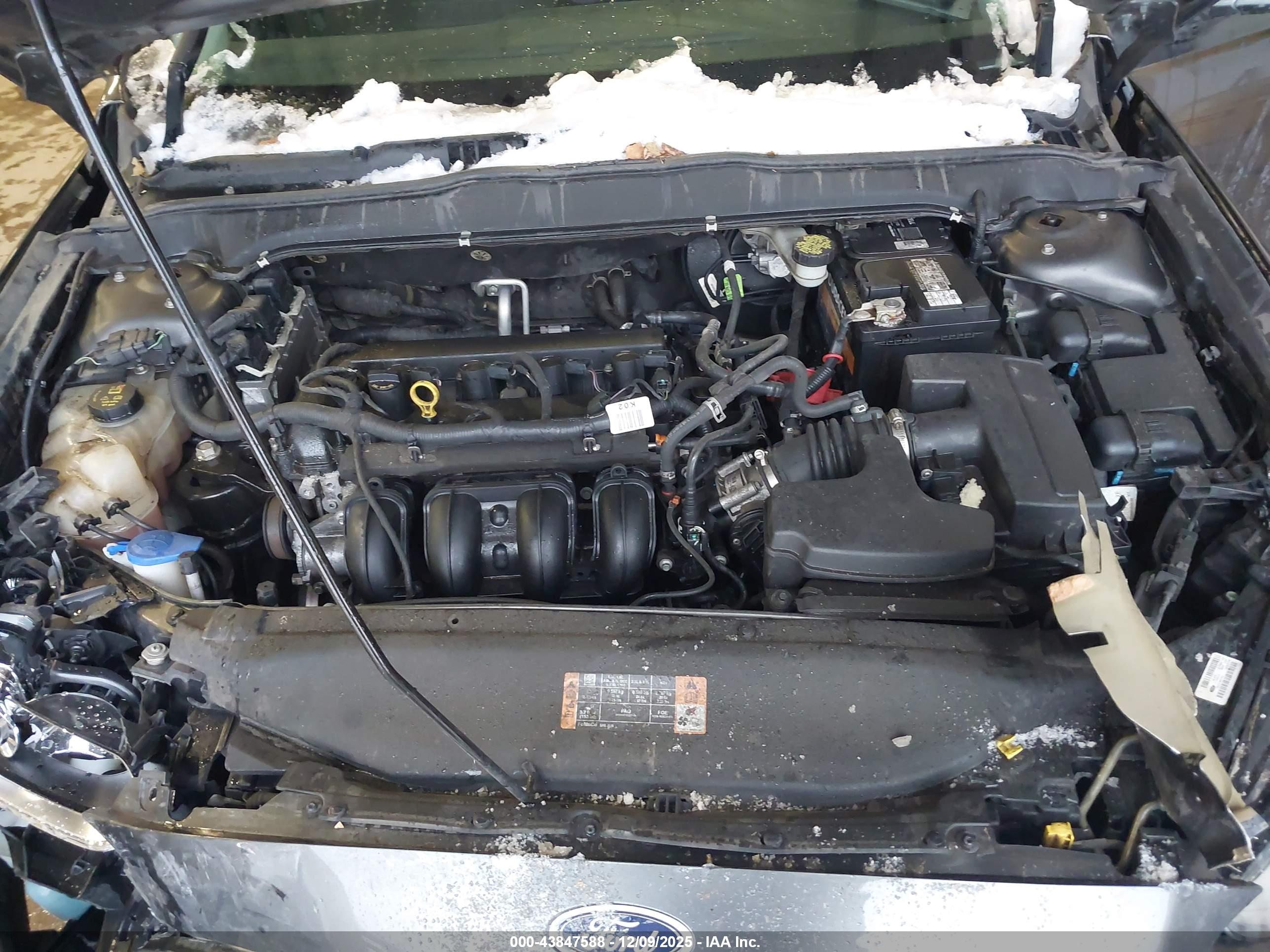 FORD FUSION image 10