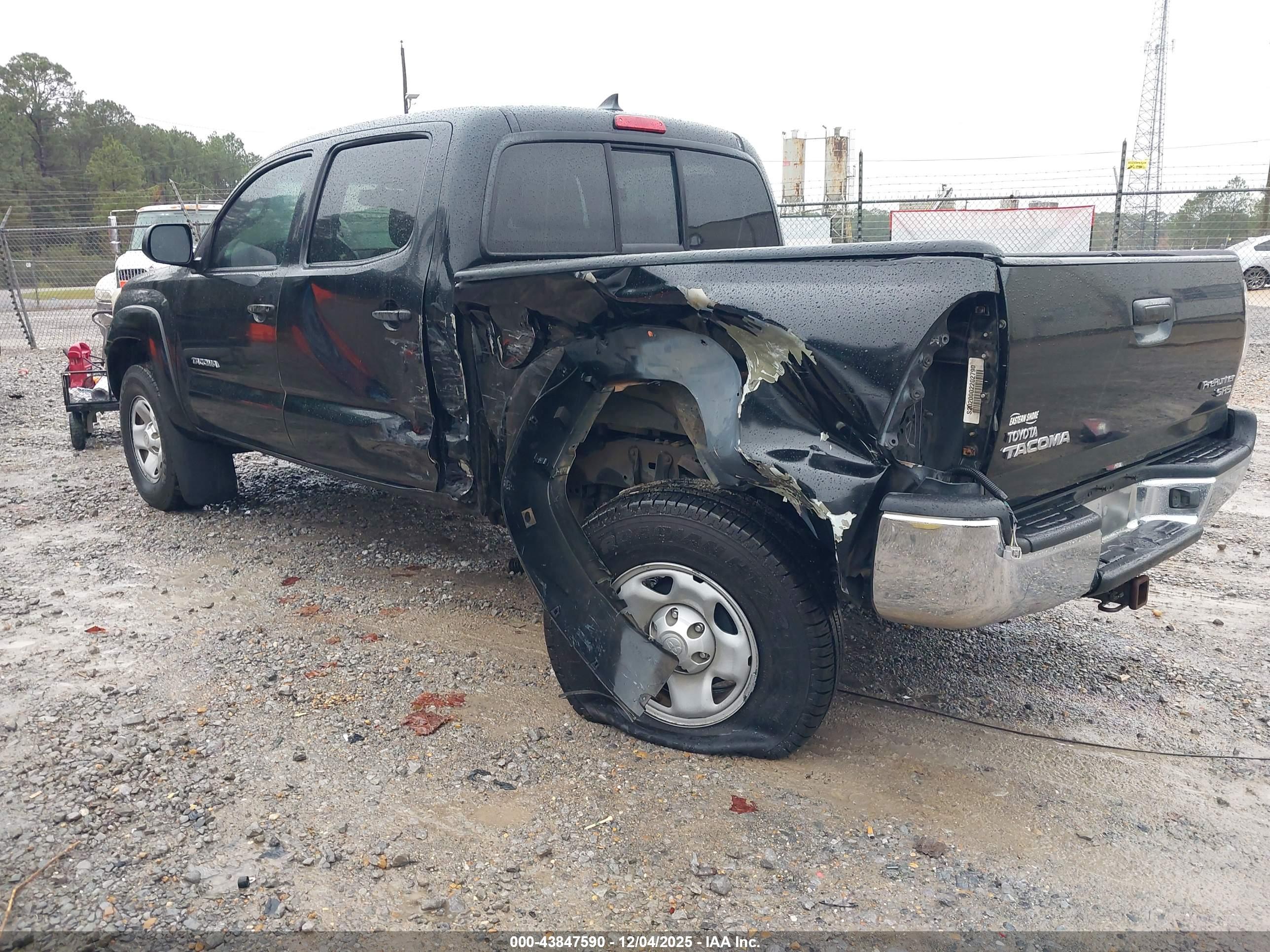 TOYOTA TACOMA image 3