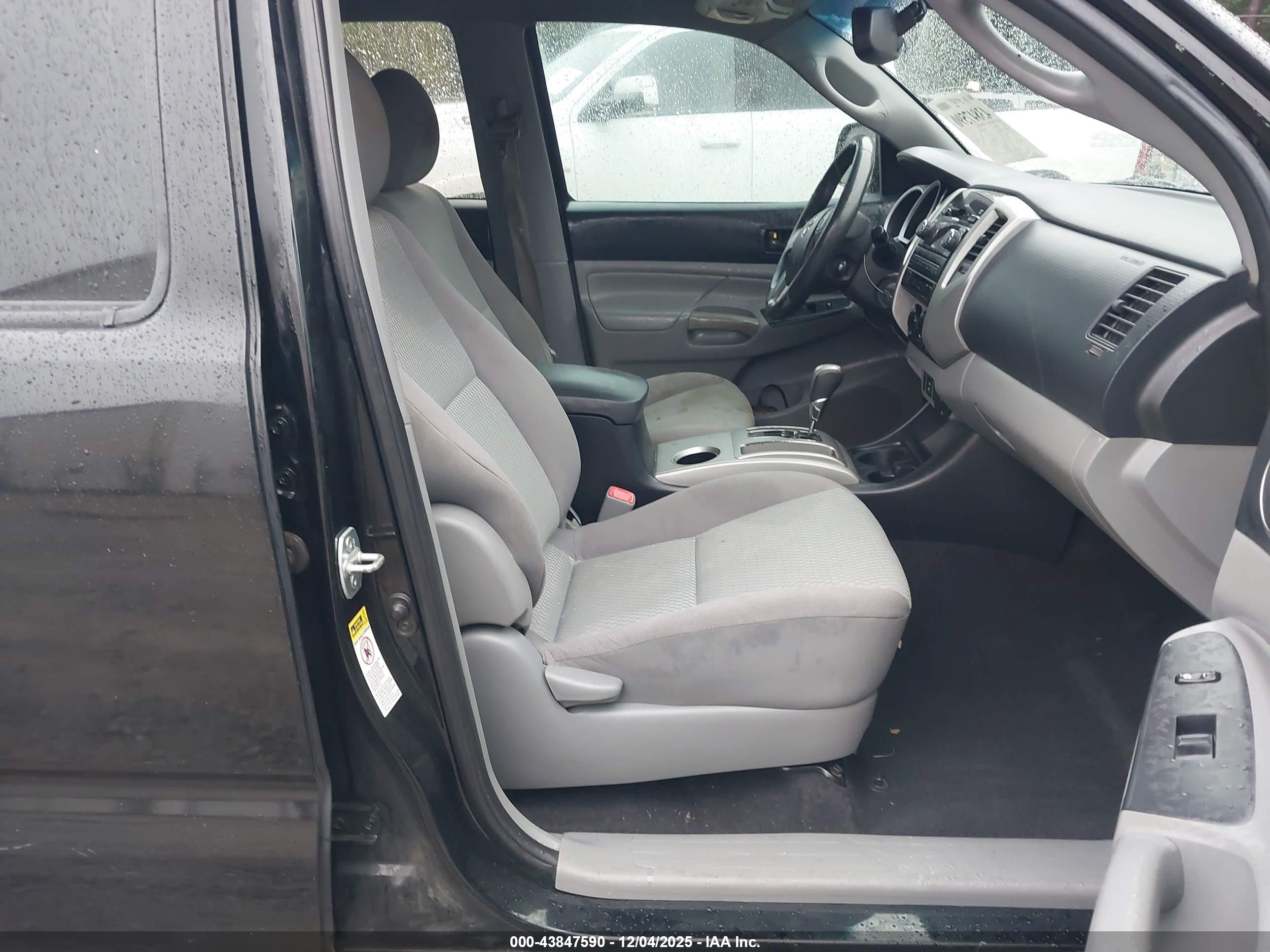 TOYOTA TACOMA image 5