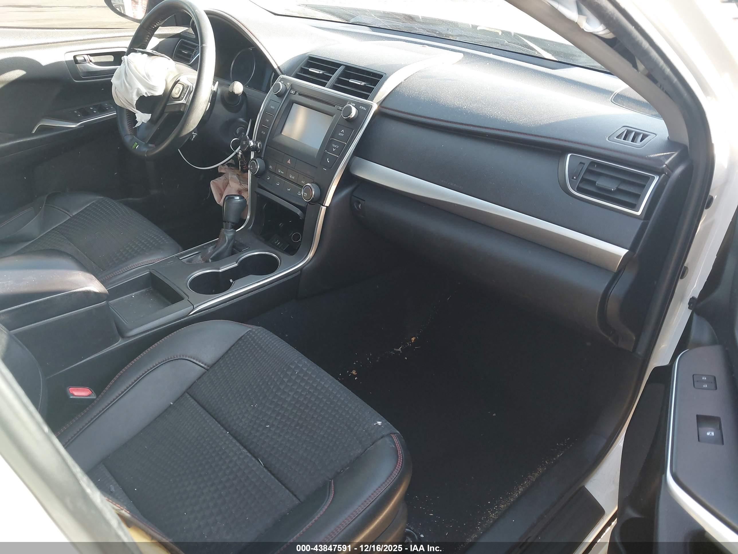 TOYOTA CAMRY image 5