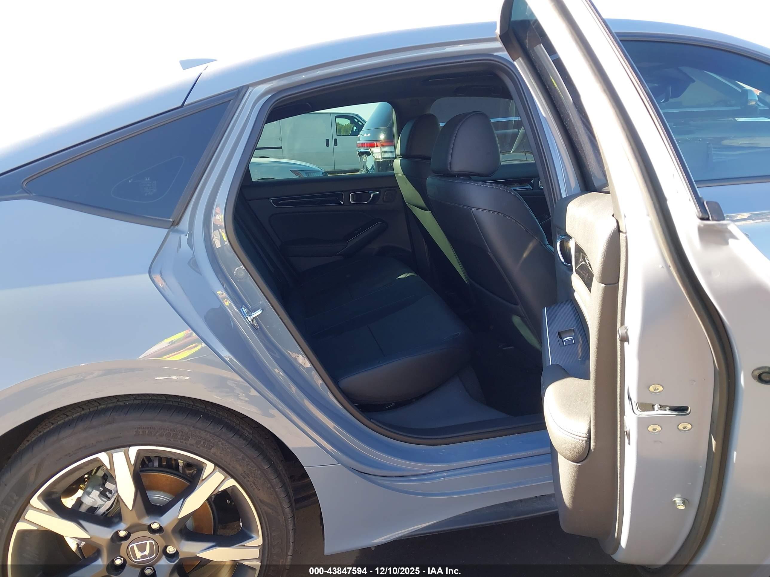 HONDA CIVIC image 8