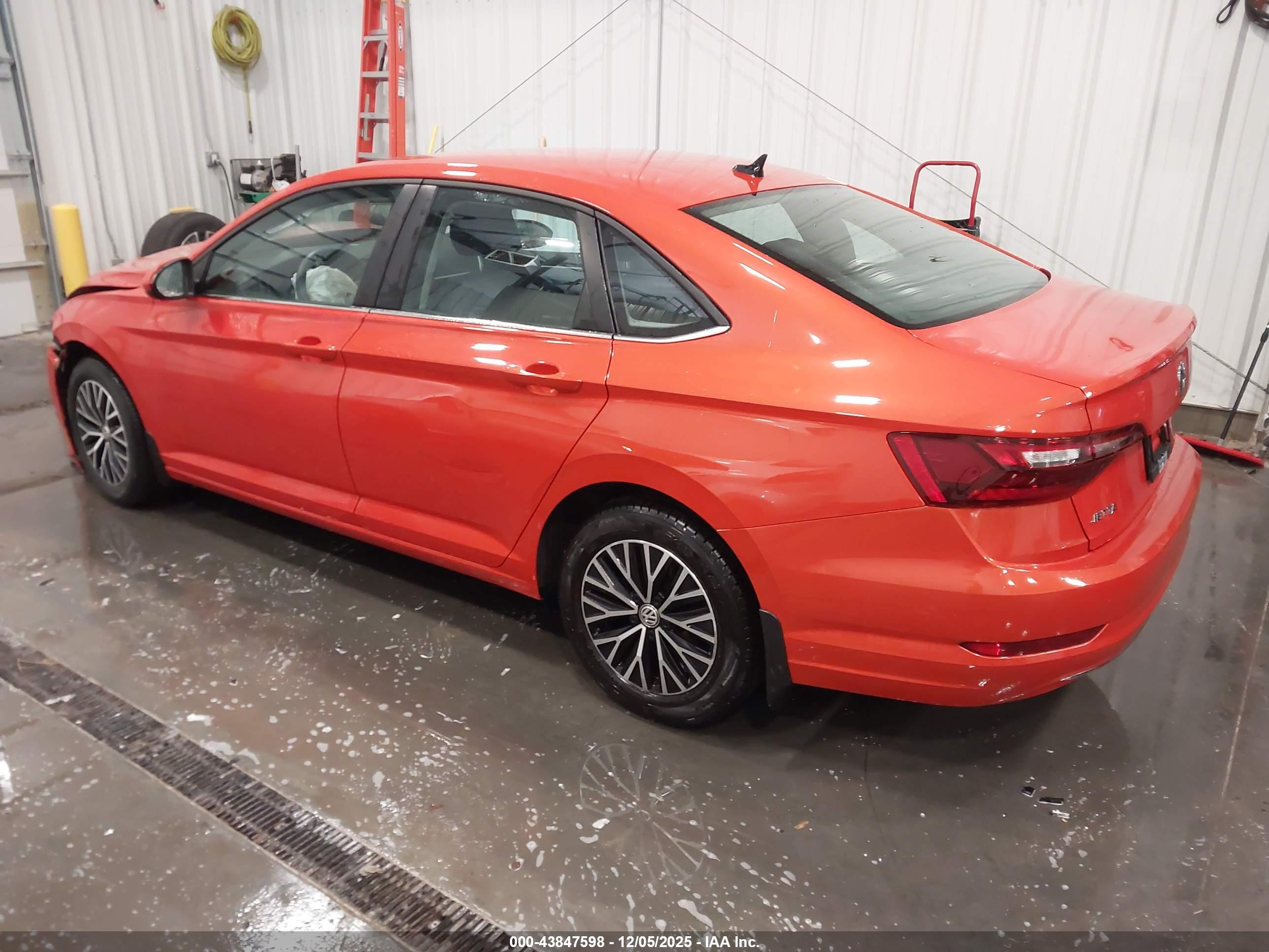 VOLKSWAGEN JETTA image 3