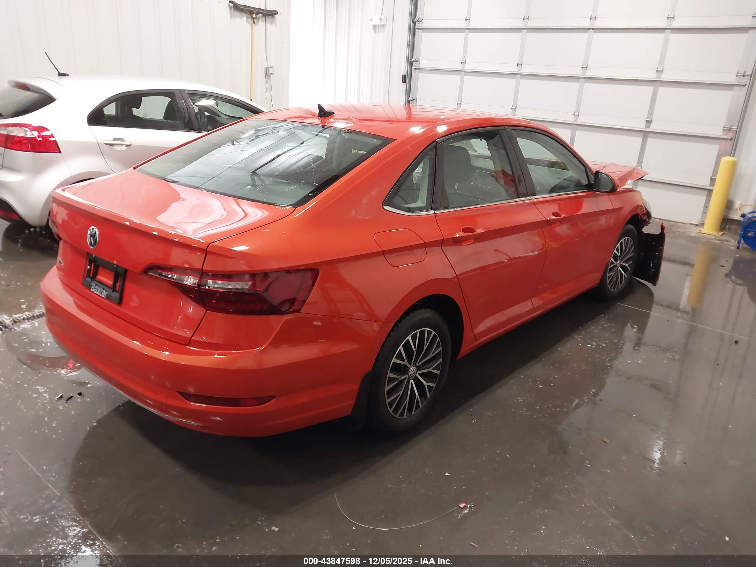 VOLKSWAGEN JETTA image 4