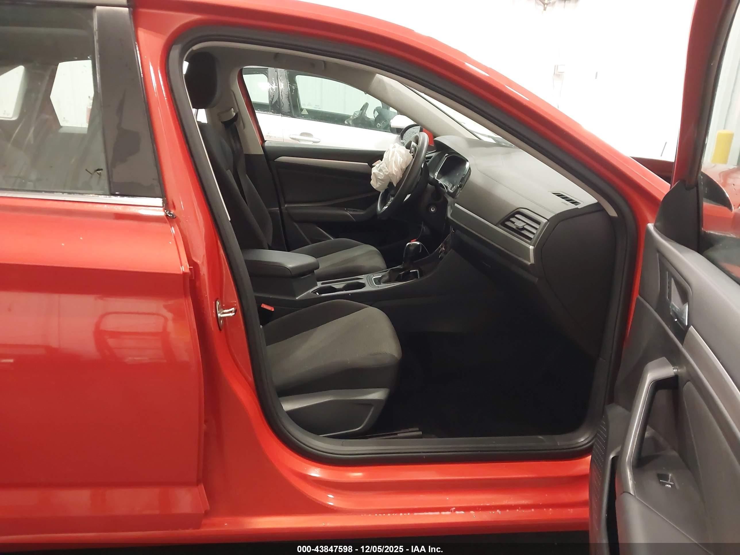 VOLKSWAGEN JETTA image 5
