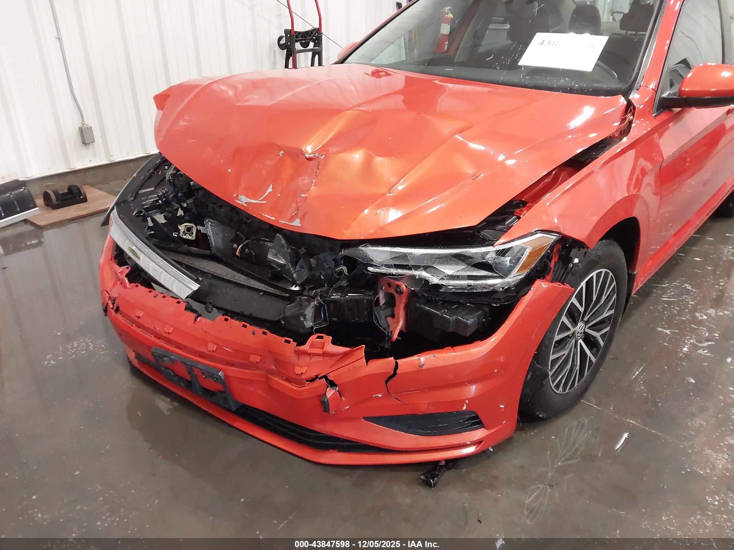 VOLKSWAGEN JETTA image 6