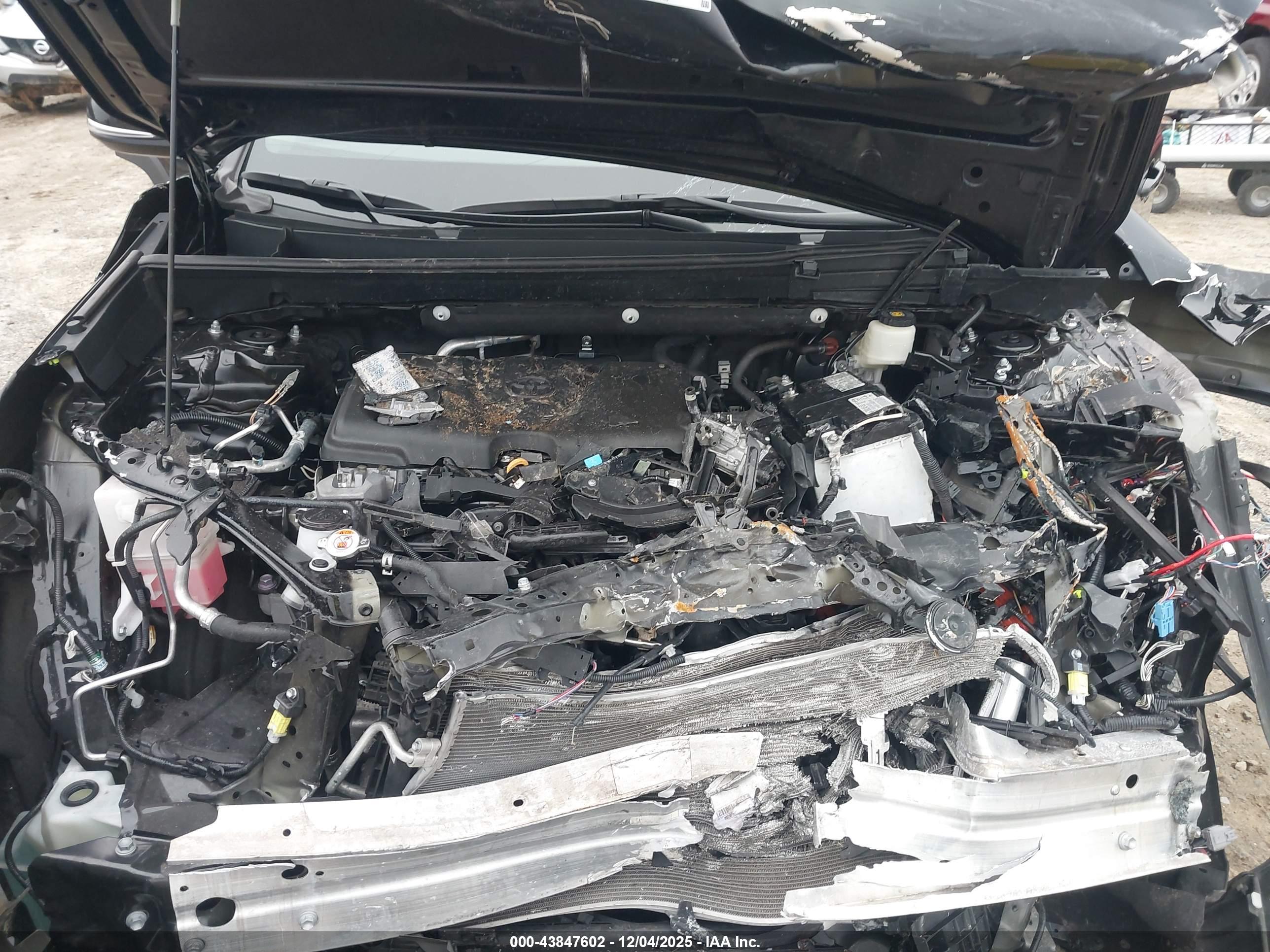 TOYOTA RAV4 image 10